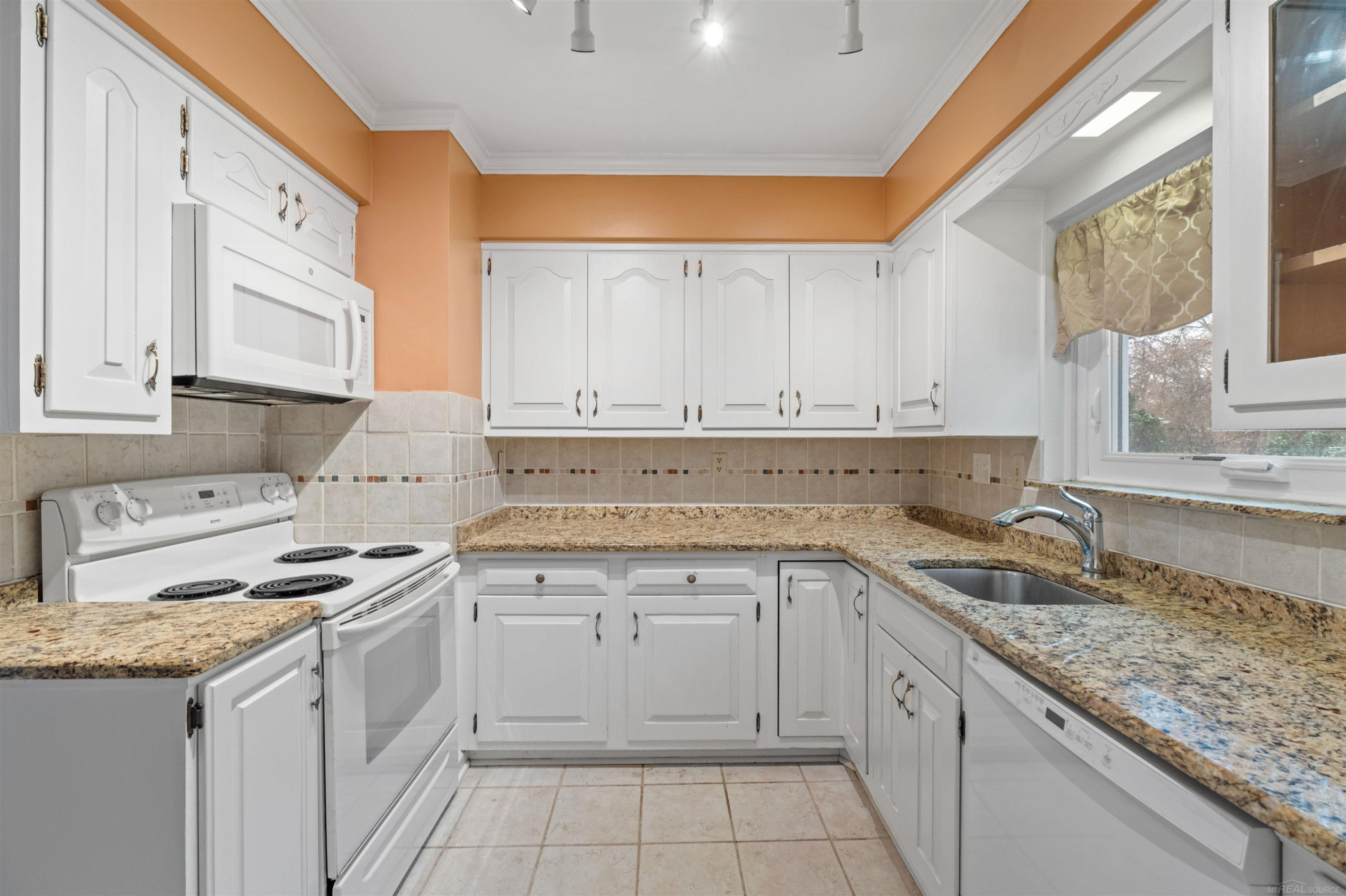 1003 Bedford Road, Grosse Pointe Park, MI 48230 — Photo 21