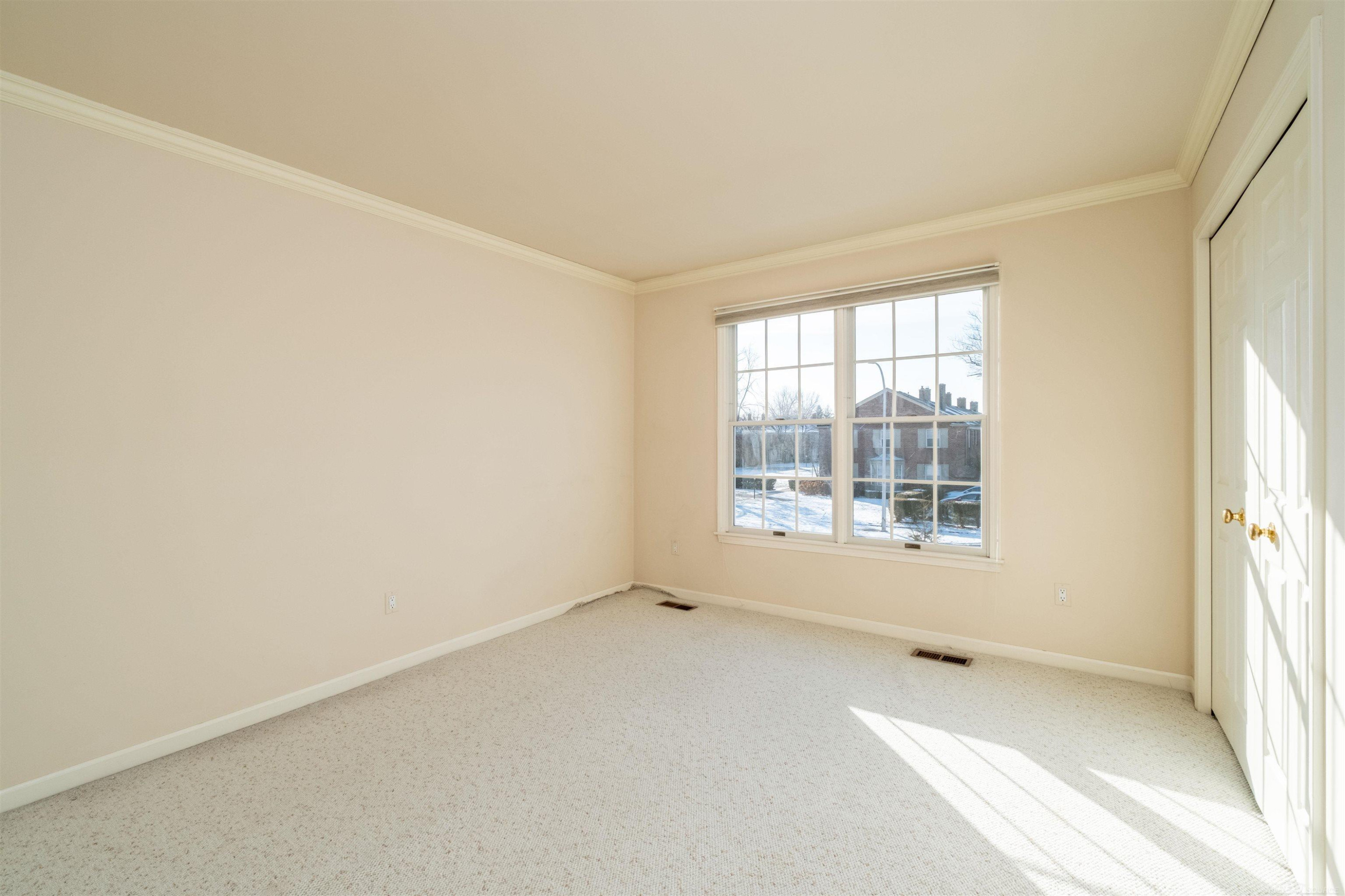 926 Lochmoor Place, Grosse Pointe Woods, MI 48236 — Photo 19