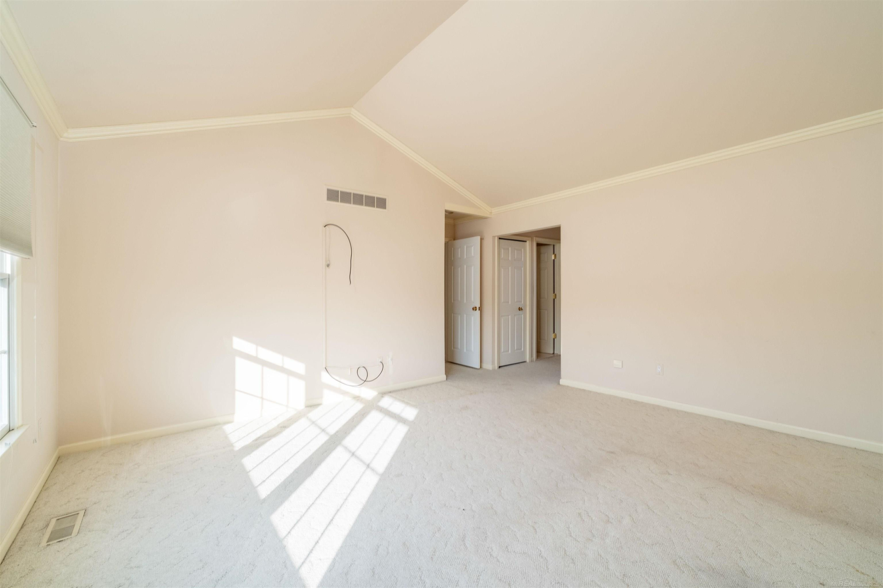 926 Lochmoor Place, Grosse Pointe Woods, MI 48236 — Photo 22