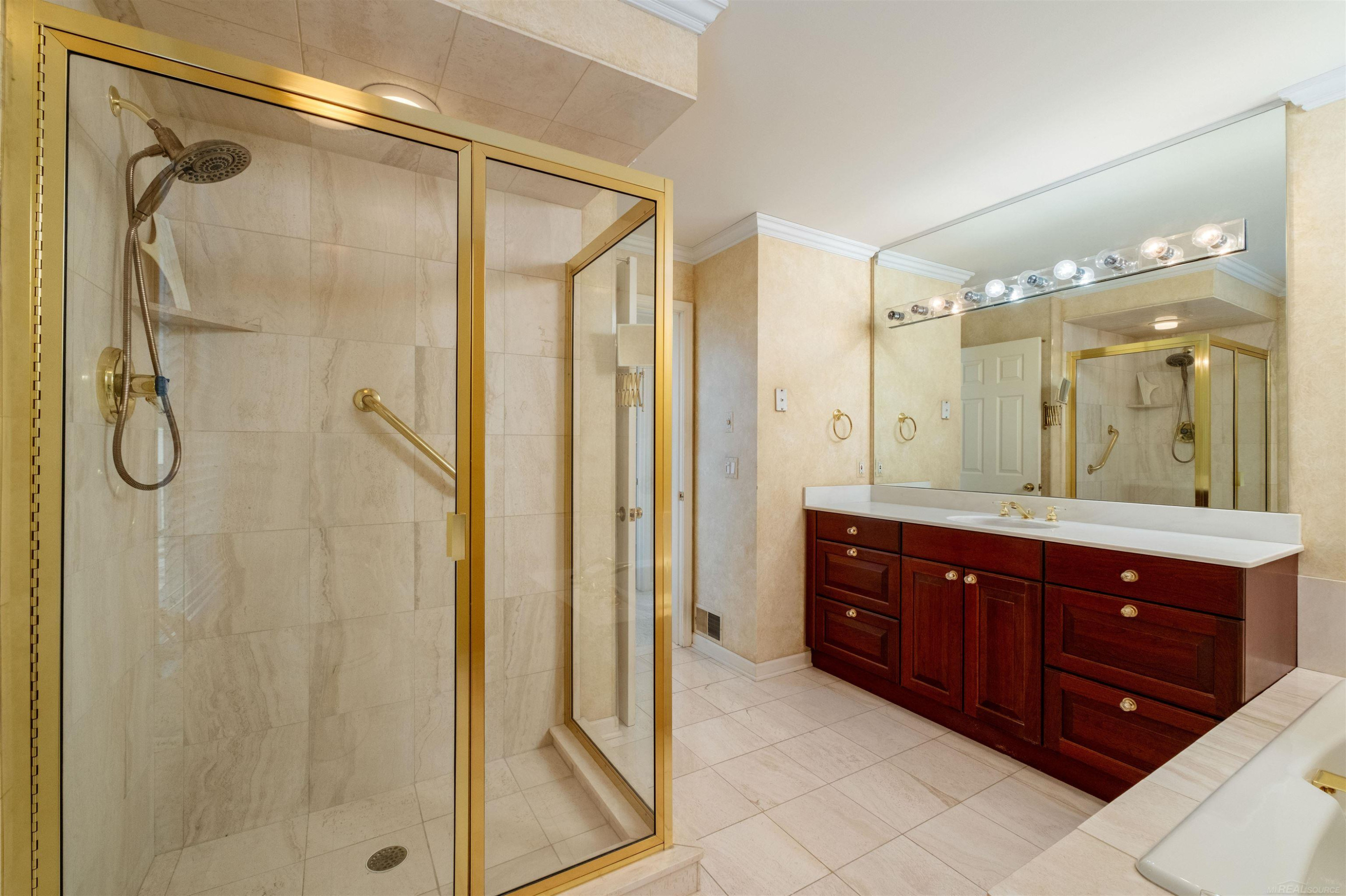 926 Lochmoor Place, Grosse Pointe Woods, MI 48236 — Photo 26
