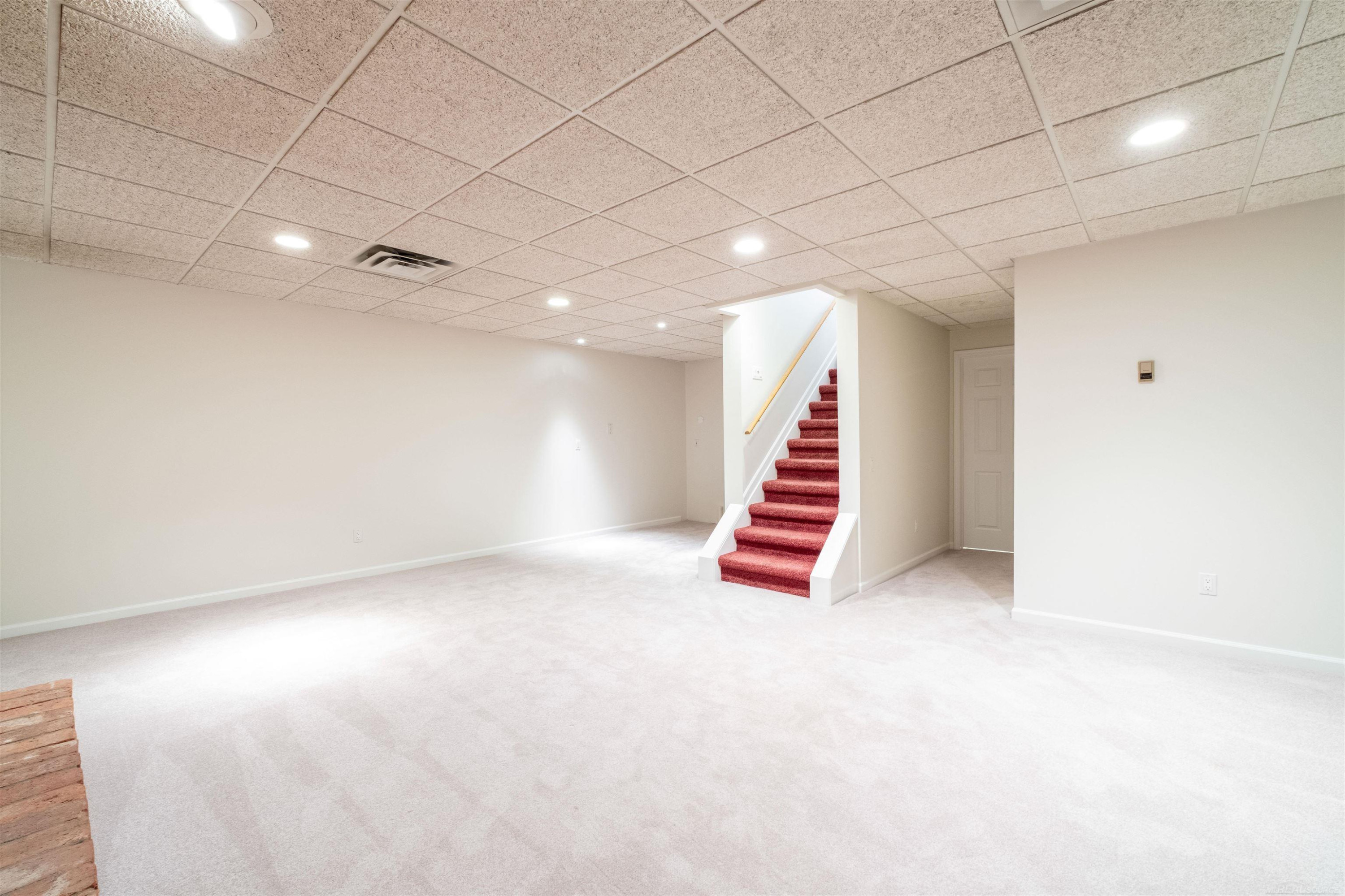 926 Lochmoor Place, Grosse Pointe Woods, MI 48236 — Photo 29