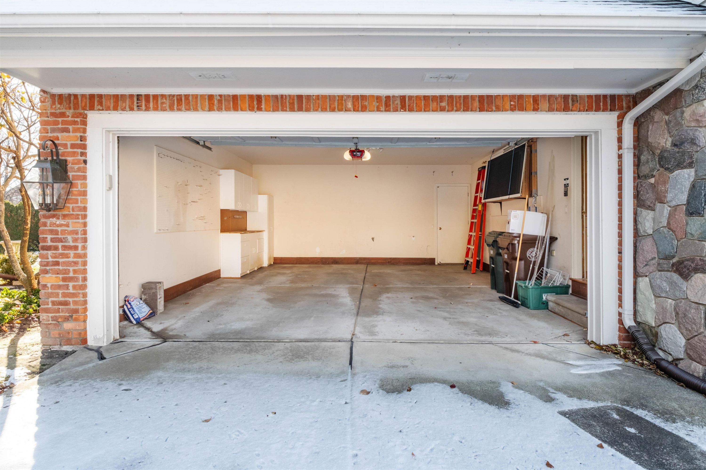 926 Lochmoor Place, Grosse Pointe Woods, MI 48236 — Photo 33