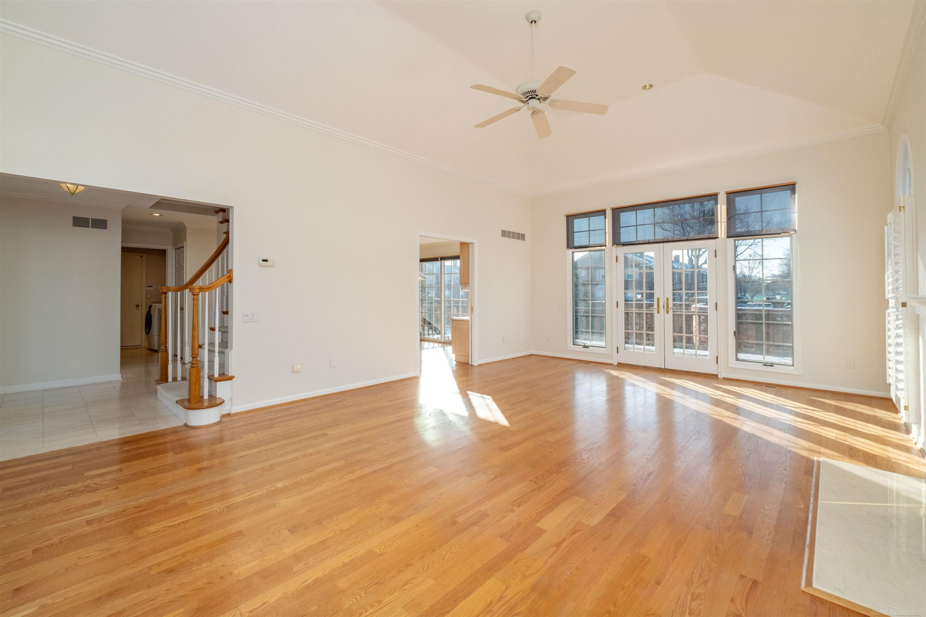 926 Lochmoor Place, Grosse Pointe Woods, MI 48236 — Photo 6