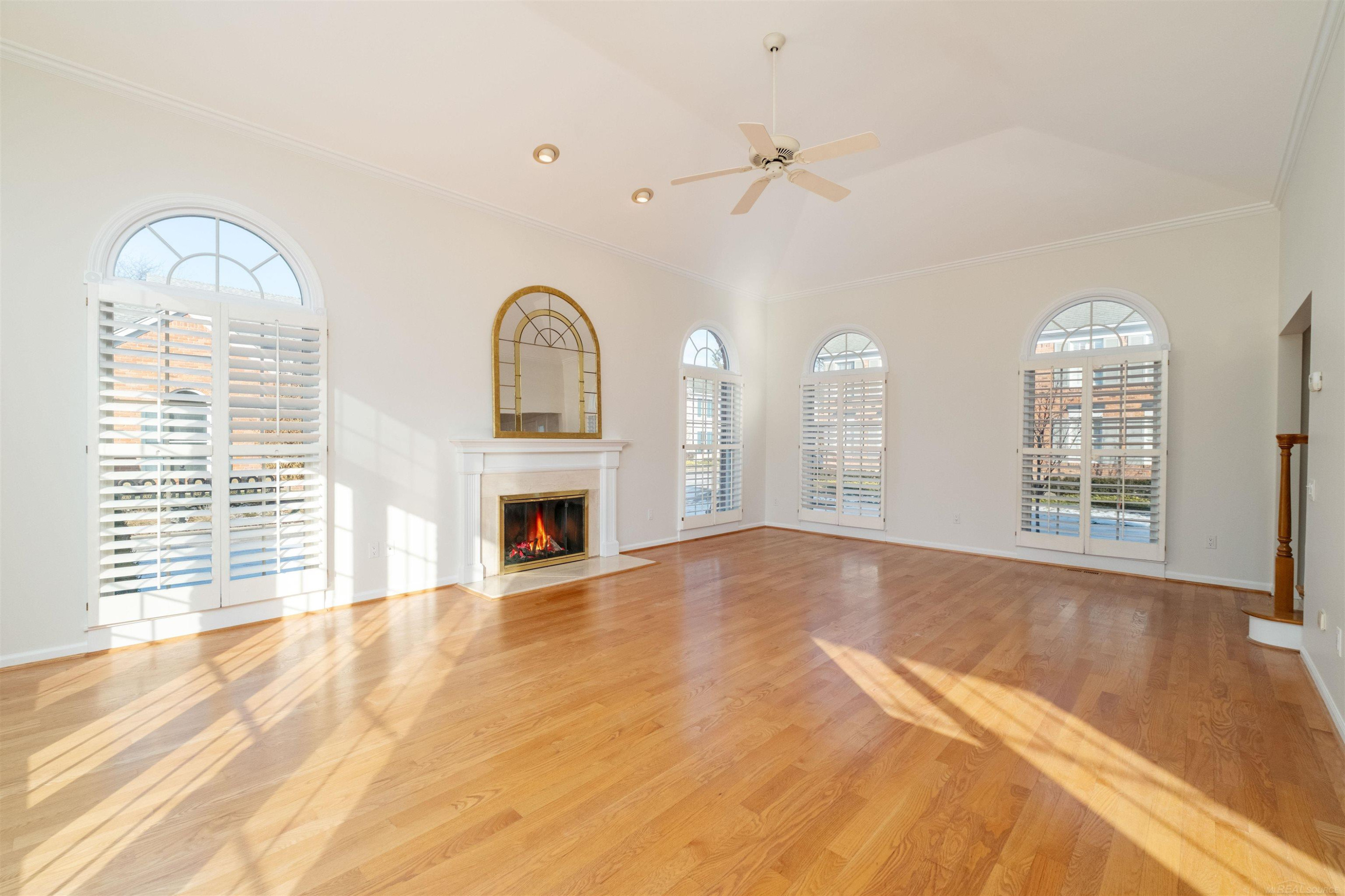 926 Lochmoor Place, Grosse Pointe Woods, MI 48236 — Photo 7