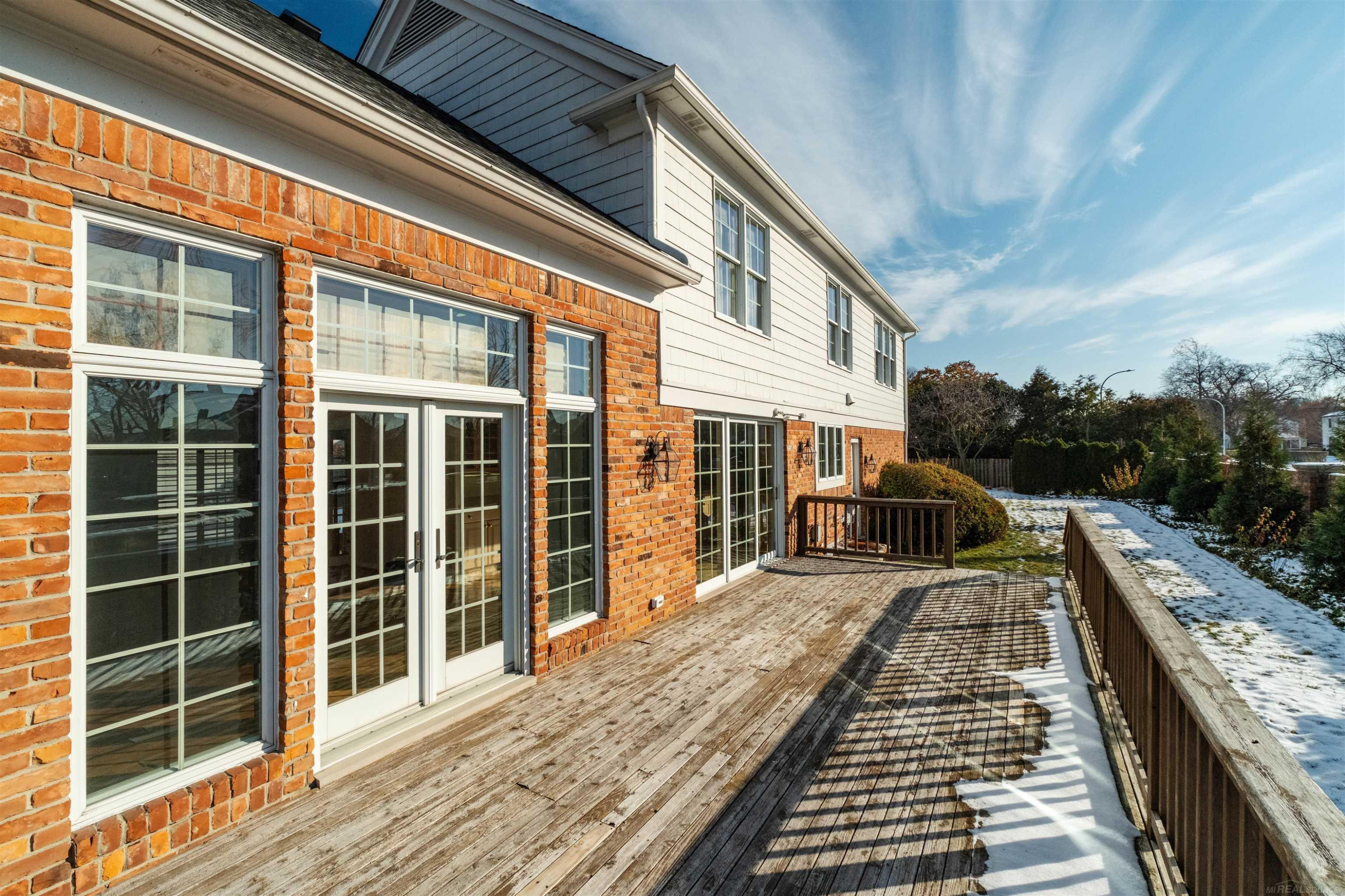 926 Lochmoor Place, Grosse Pointe Woods, MI 48236 — Photo 34