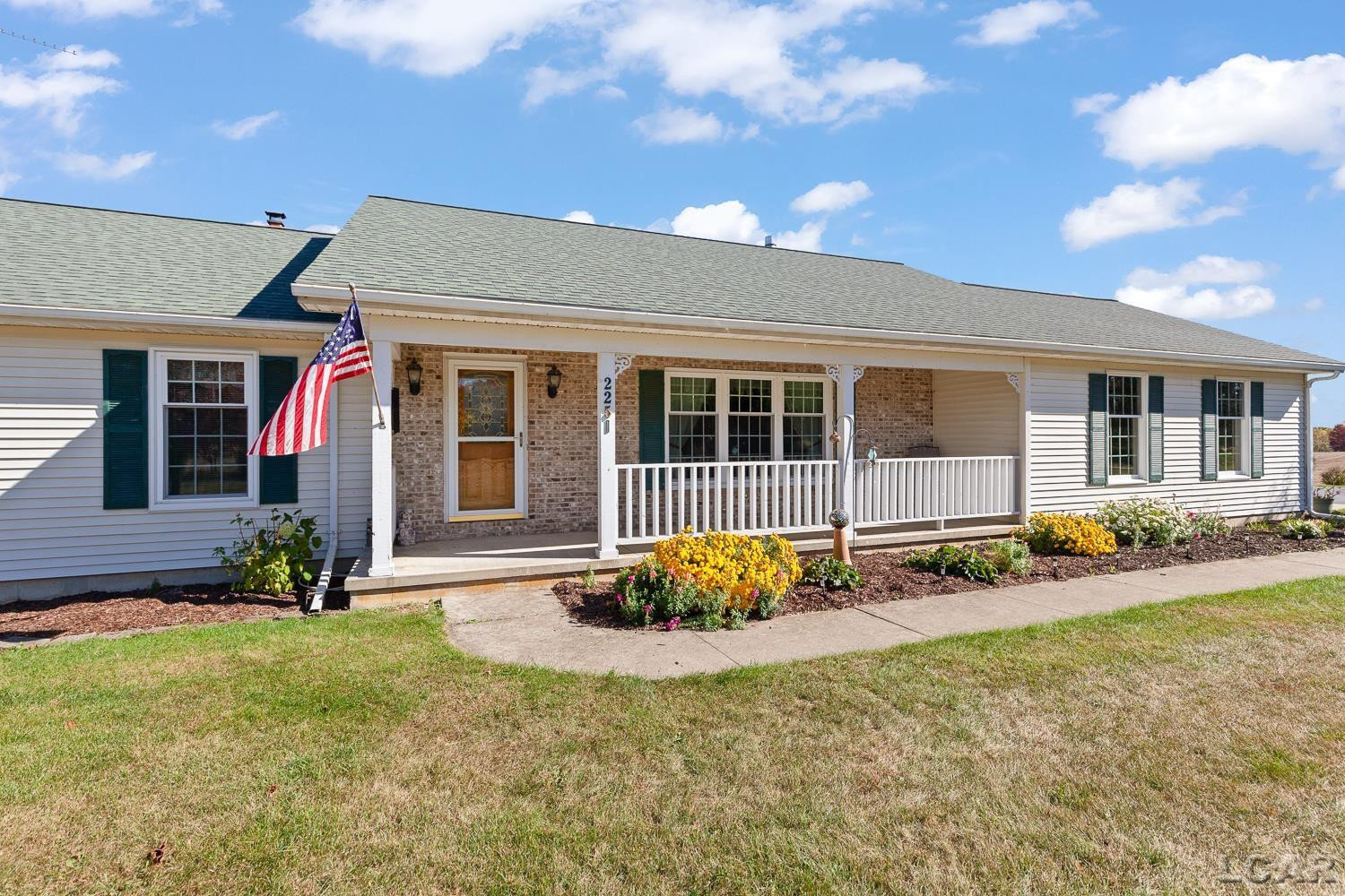 2251 N Waldron Drive, Pittsford, MI 49271 — Photo 2