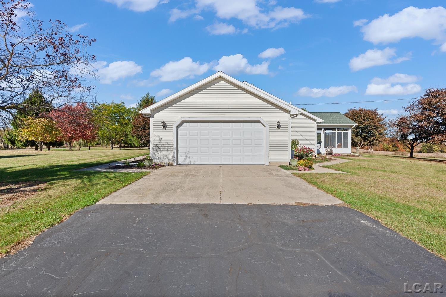 2251 N Waldron Drive, Pittsford, MI 49271 — Photo 7