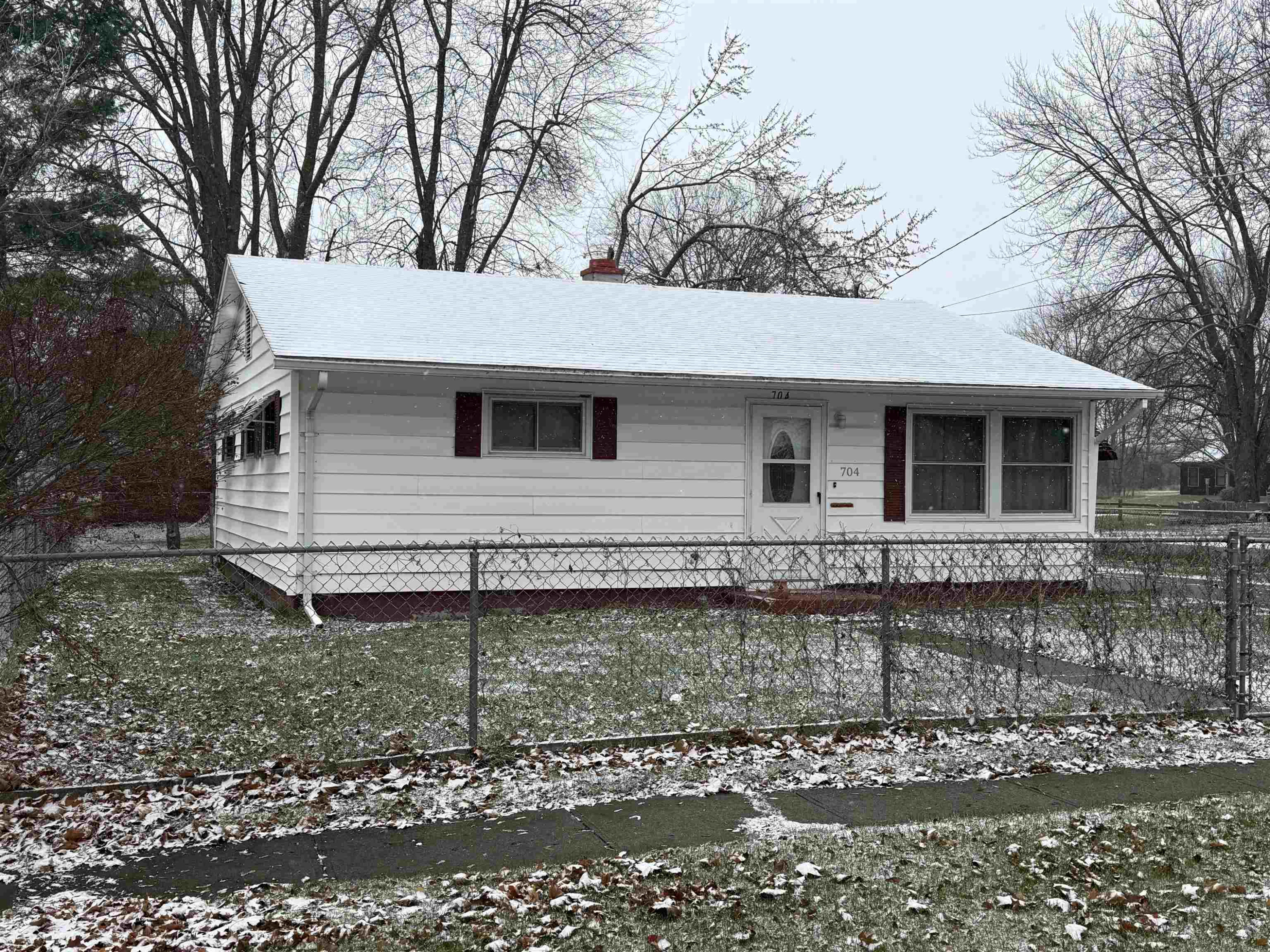 704 Isham Street, Owosso, MI 48867 — Photo 2