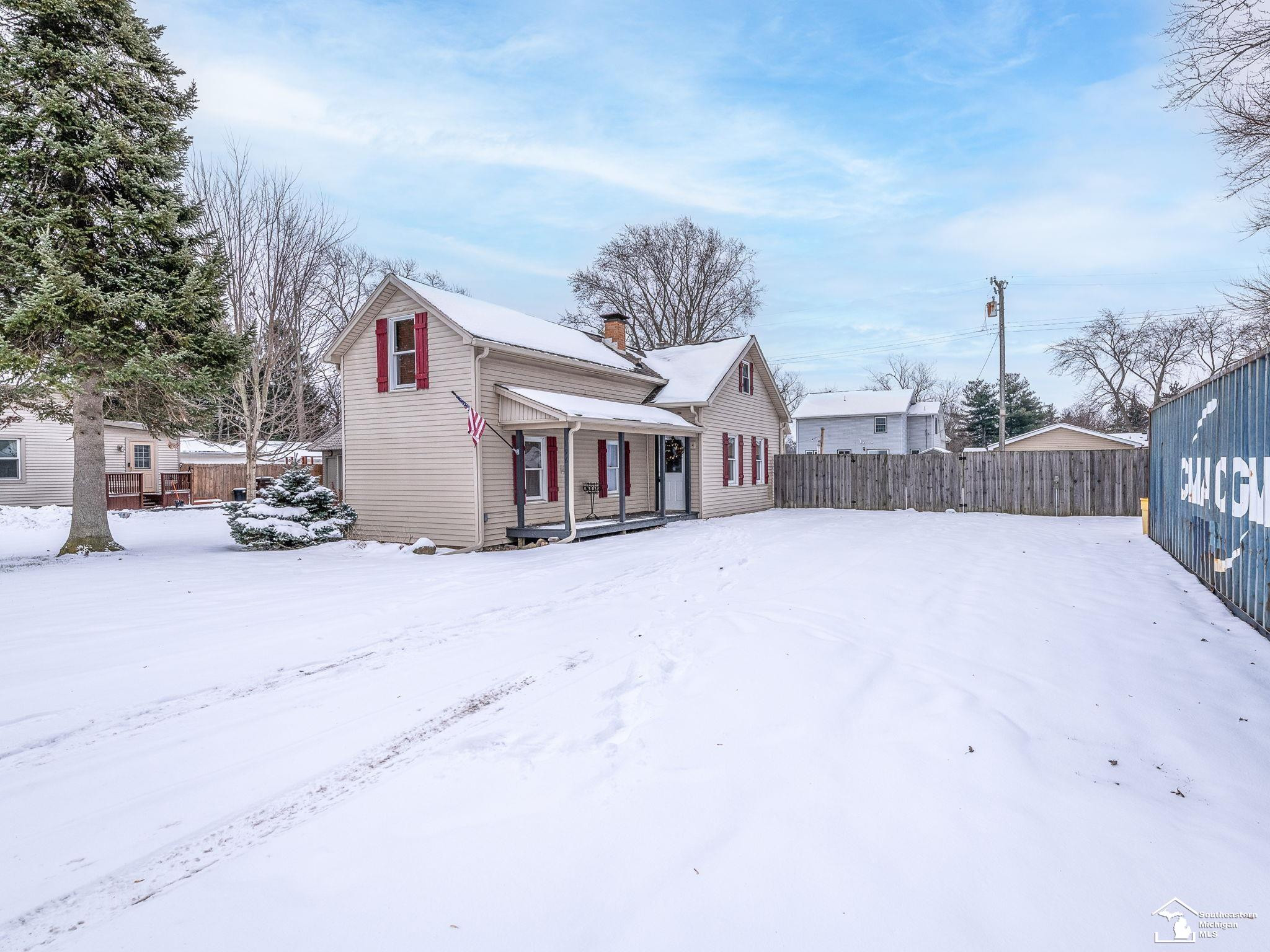 196 E Walnut Street, Petersburg, MI 49270 — front exterior