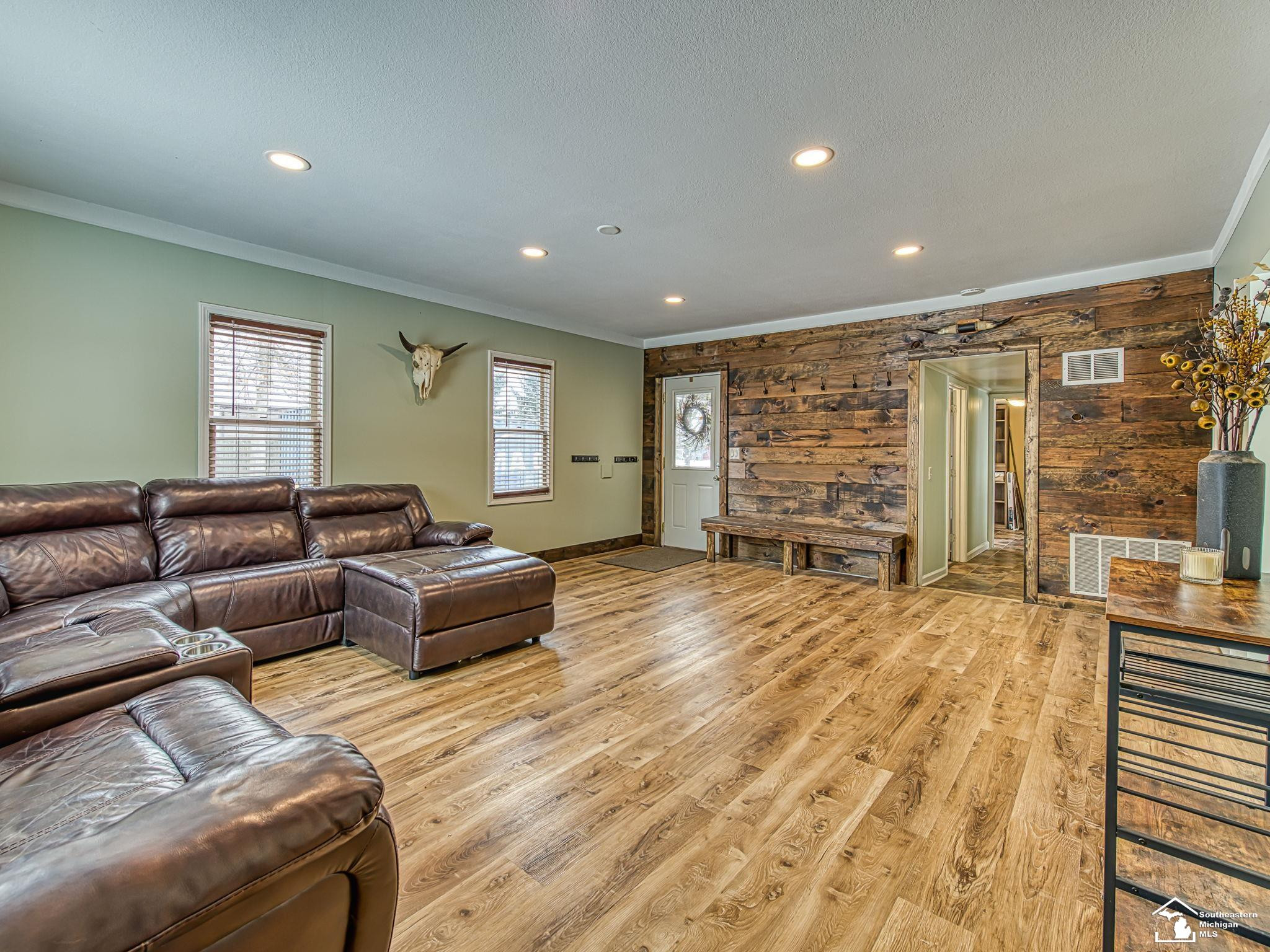 196 E Walnut Street, Petersburg, MI 49270 — Photo 5