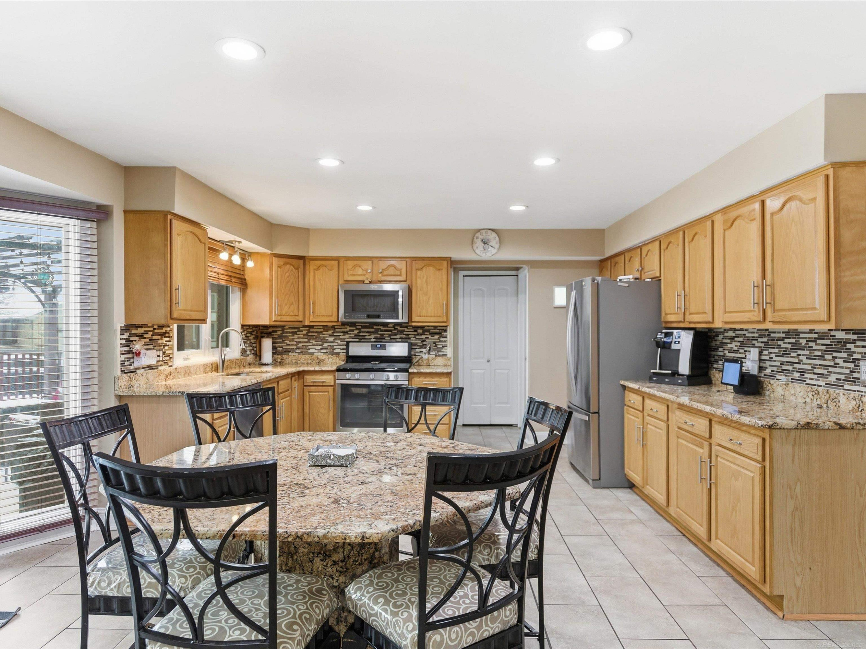 40393 FORDWICH Drive, Sterling, MI 48310 — Photo 14