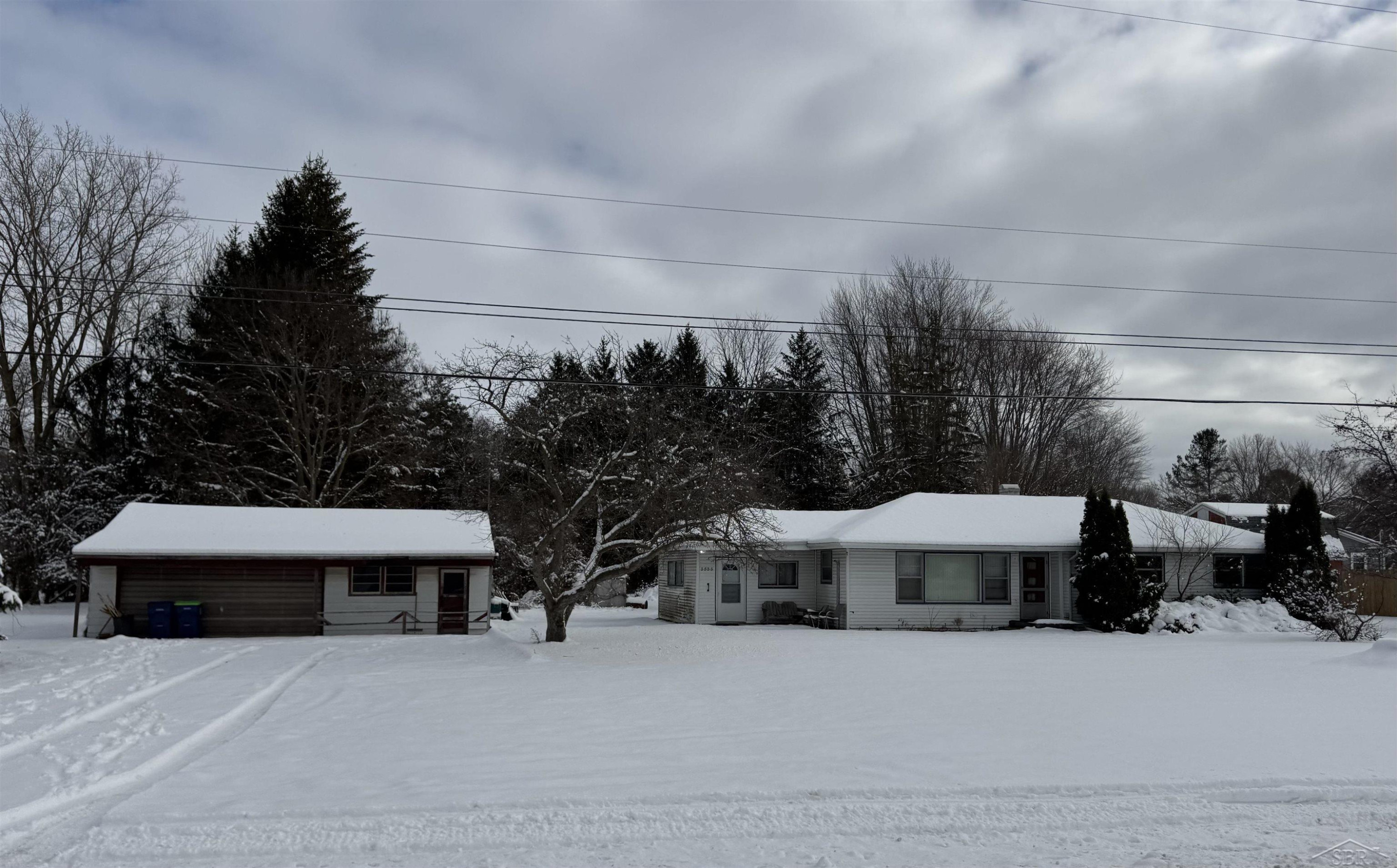 5535 Fort Road, Saginaw, MI 48601 — front exterior