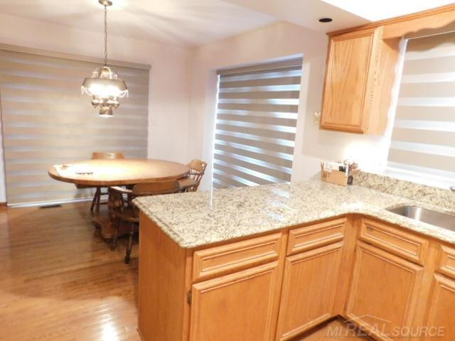 48515 Hidden Oaks Lane, Shelby, MI 48317 — Photo 9