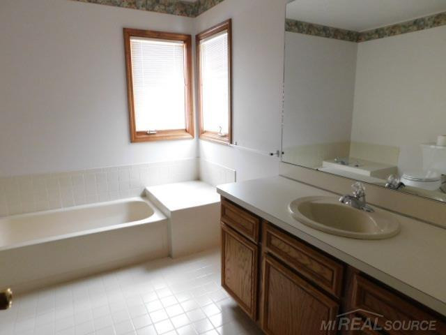 48515 Hidden Oaks Lane, Shelby, MI 48317 — Photo 16