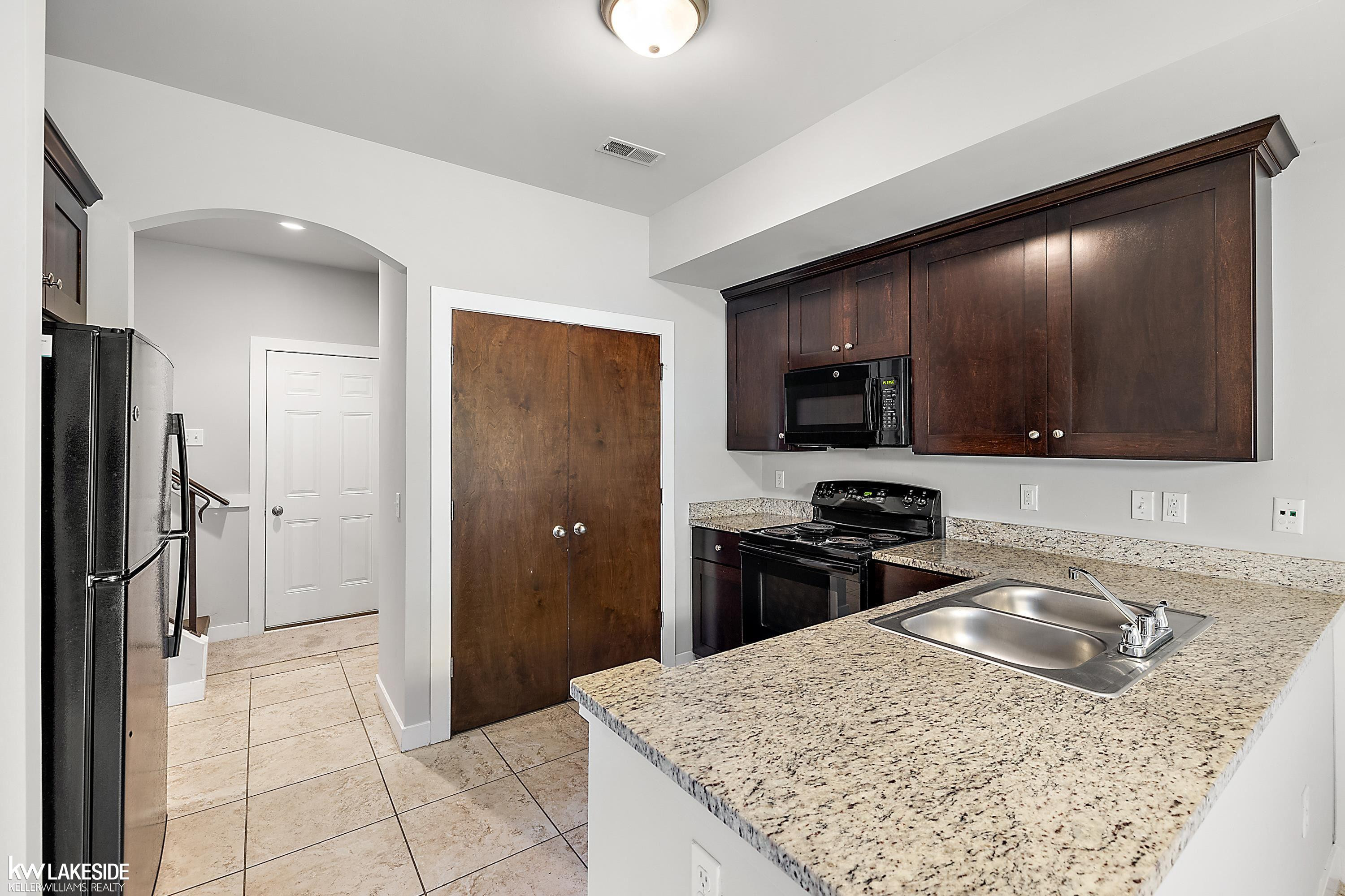 6227 Windemere Lane, Utica, MI 48316 — Photo 19