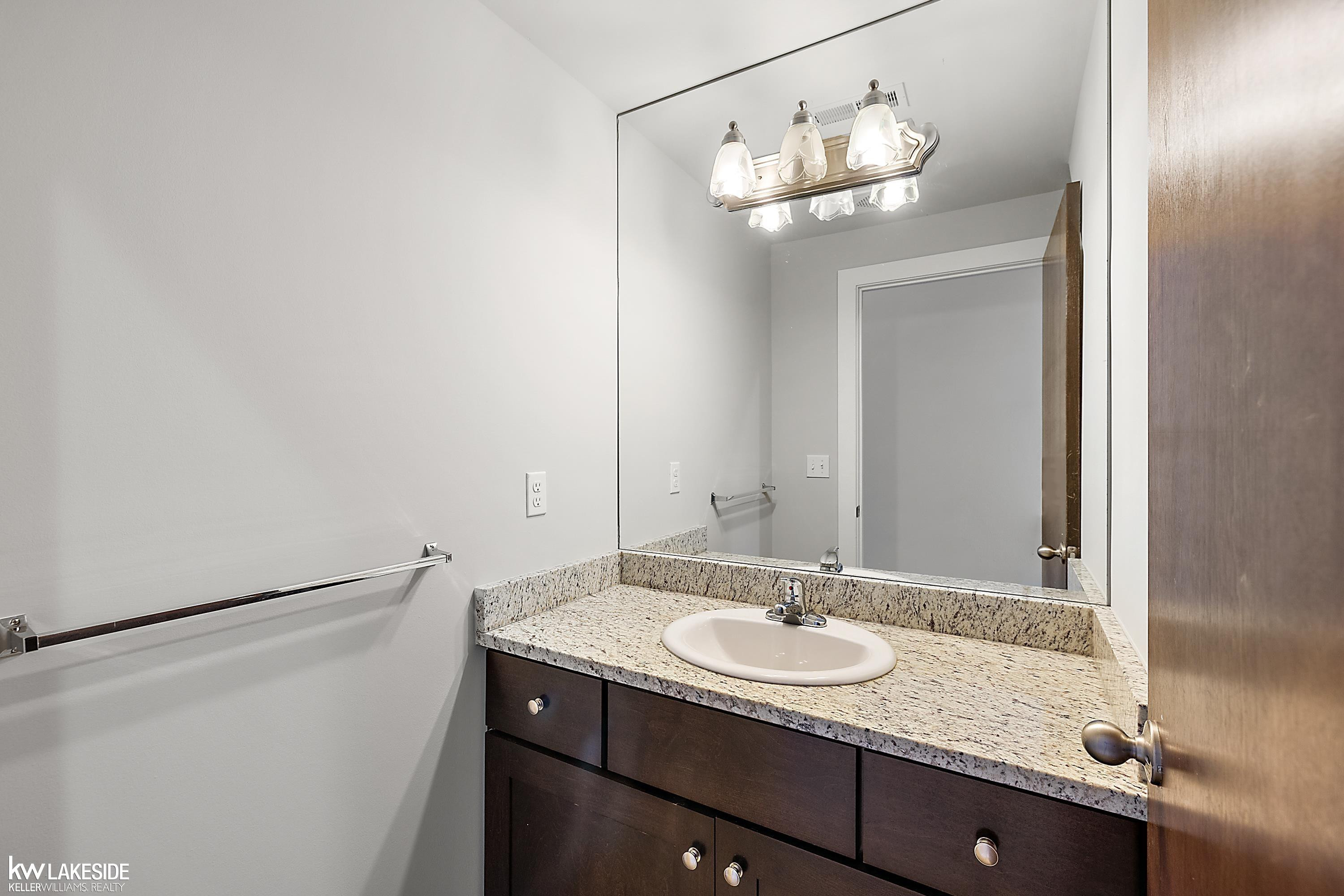 6227 Windemere Lane, Utica, MI 48316 — Photo 23