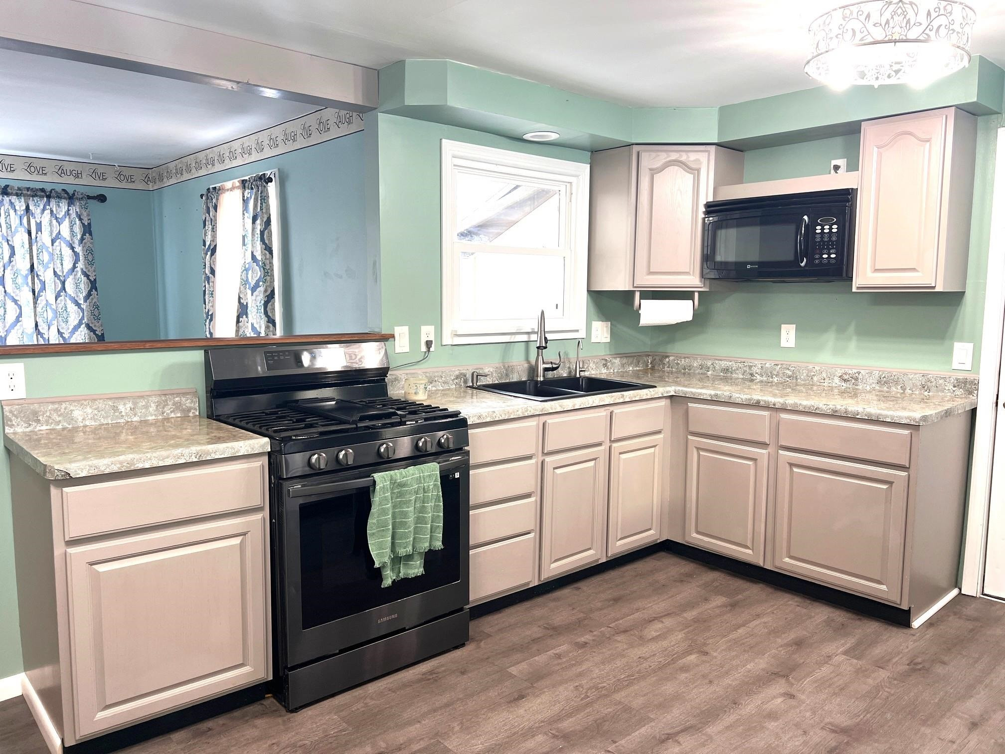 105 W South Street, Morrice, MI 48857 — Photo 3