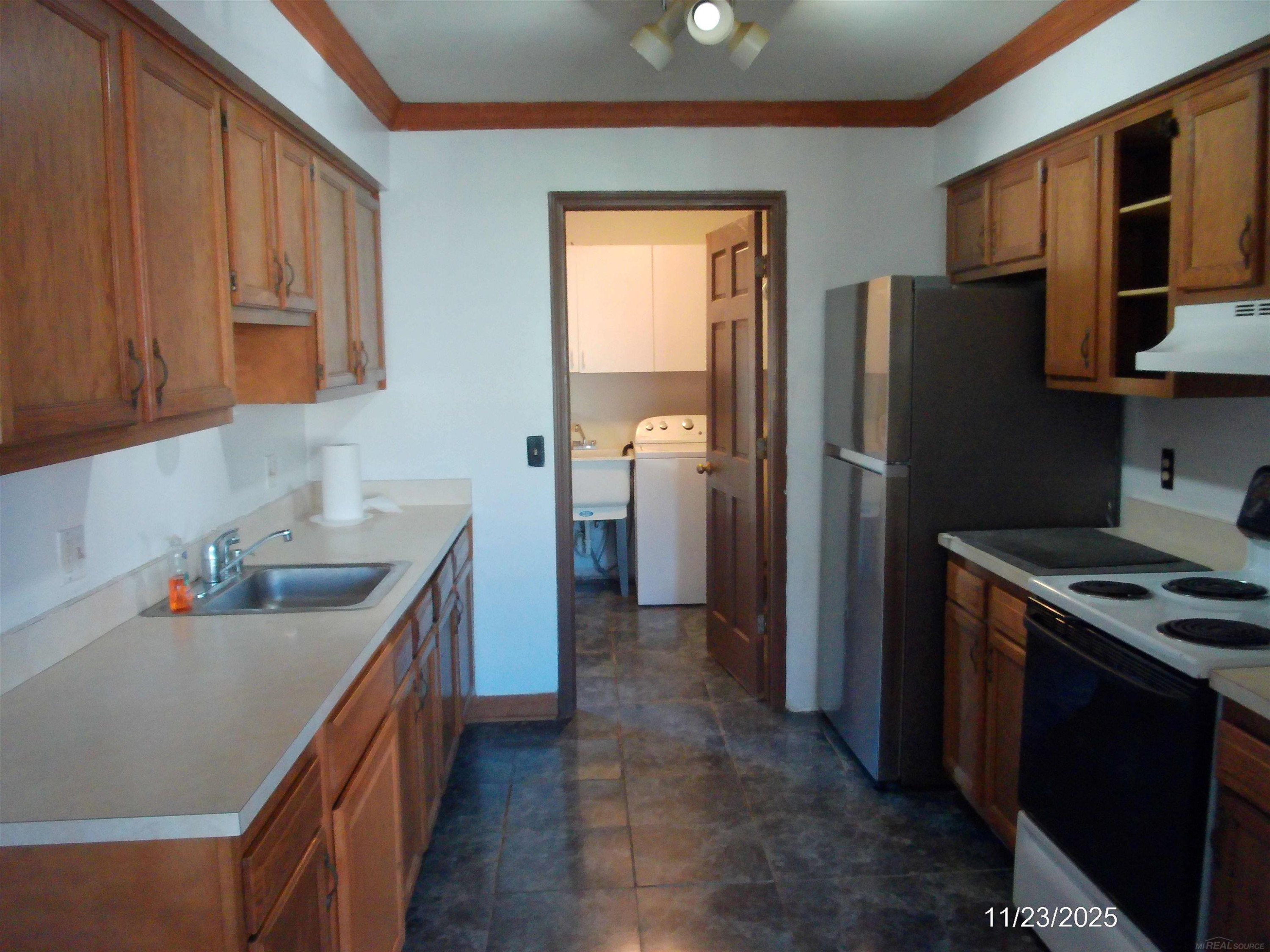 16682 Eastland Street, Roseville, MI, 48066