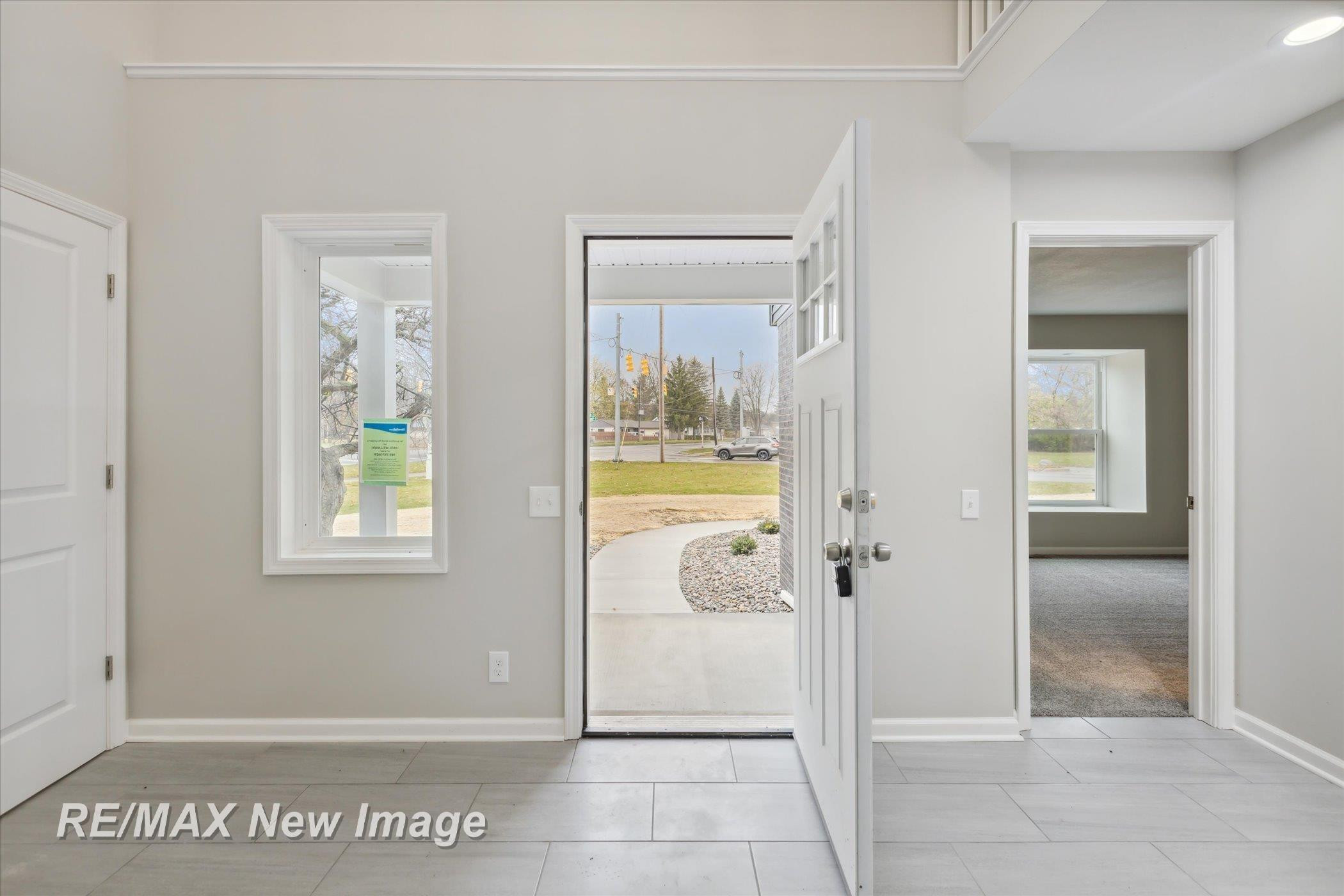 60 Golfview Drive, Saginaw, MI 48638 — Photo 8