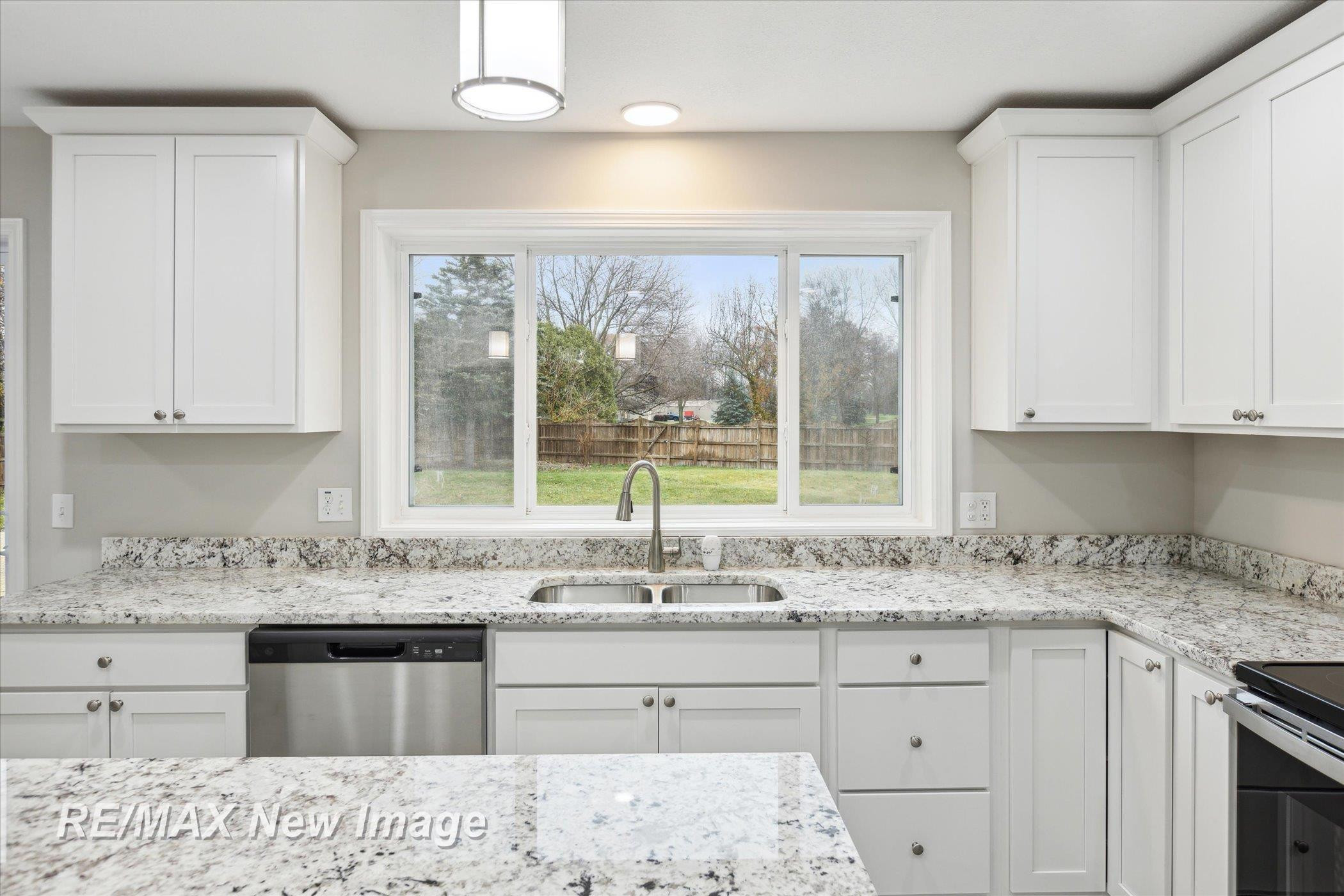 60 Golfview Drive, Saginaw, MI 48638 — Photo 17