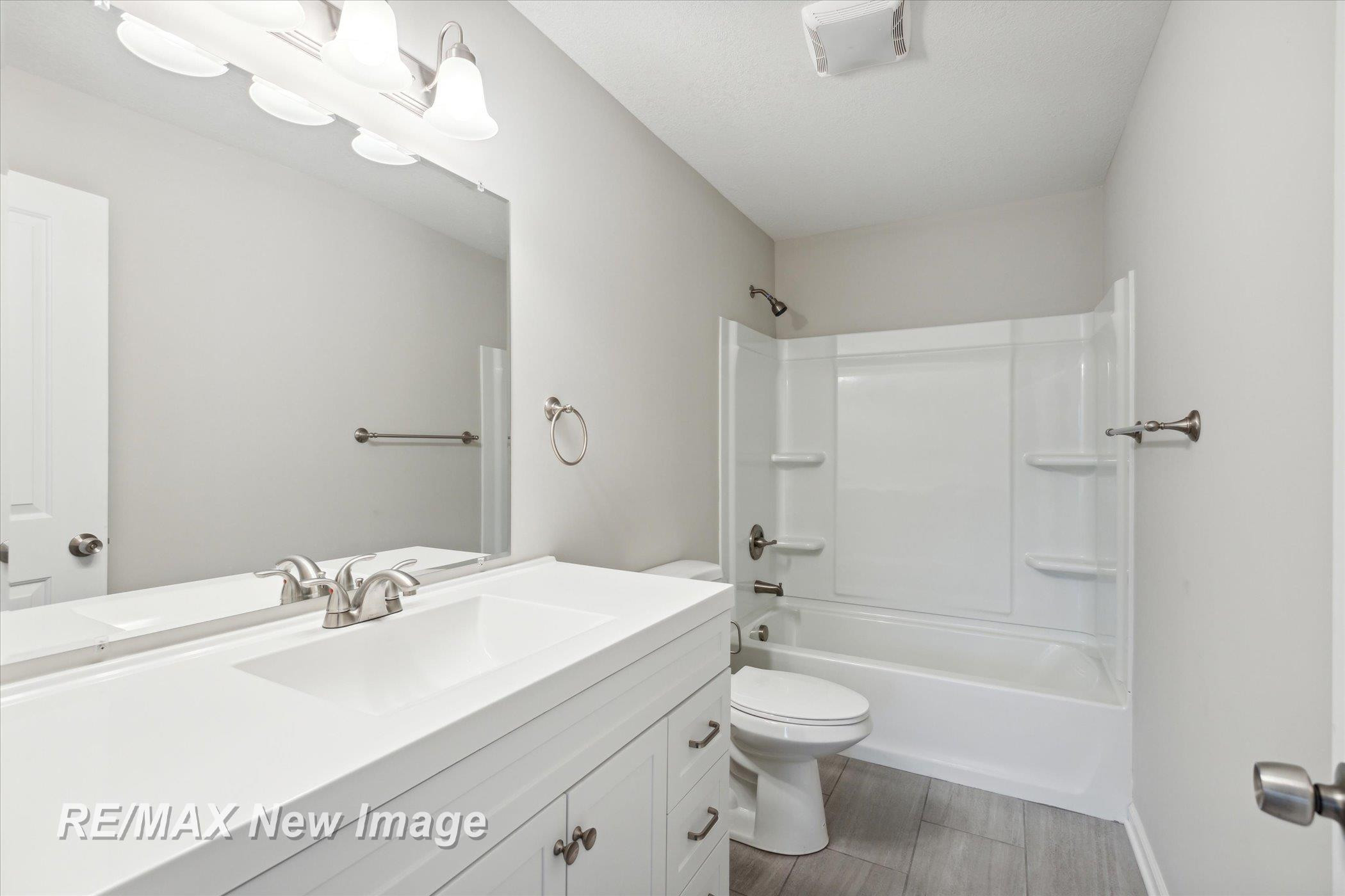 60 Golfview Drive, Saginaw, MI 48638 — Photo 23
