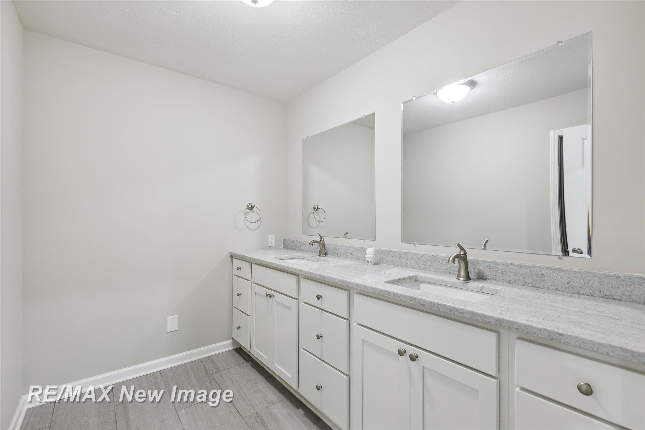 60 Golfview Drive, Saginaw, MI 48638 — Photo 31