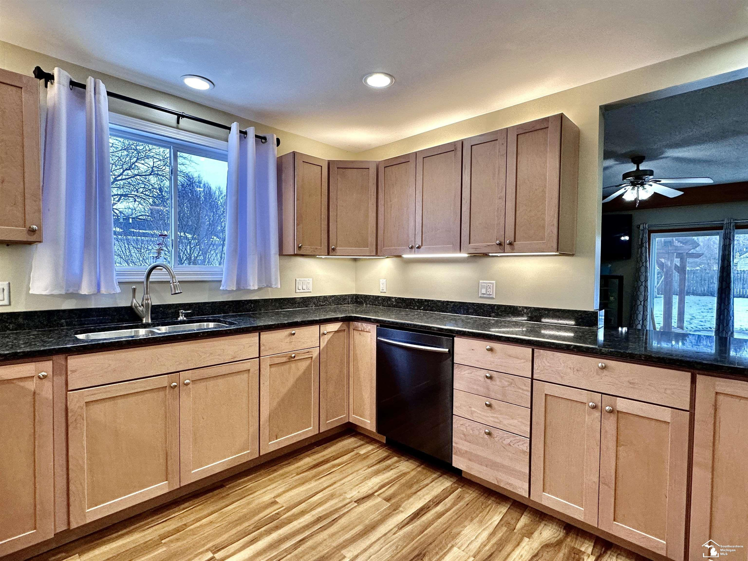 37 W Chestnut Street, Petersburg, MI 49270 — Photo 15