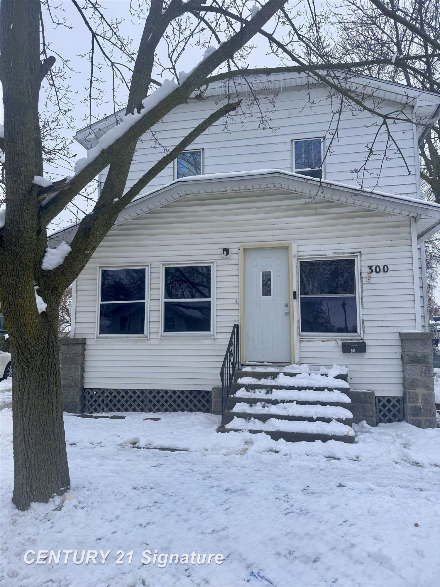 300 S Farragut Street, Bay City, MI 48708 — front exterior