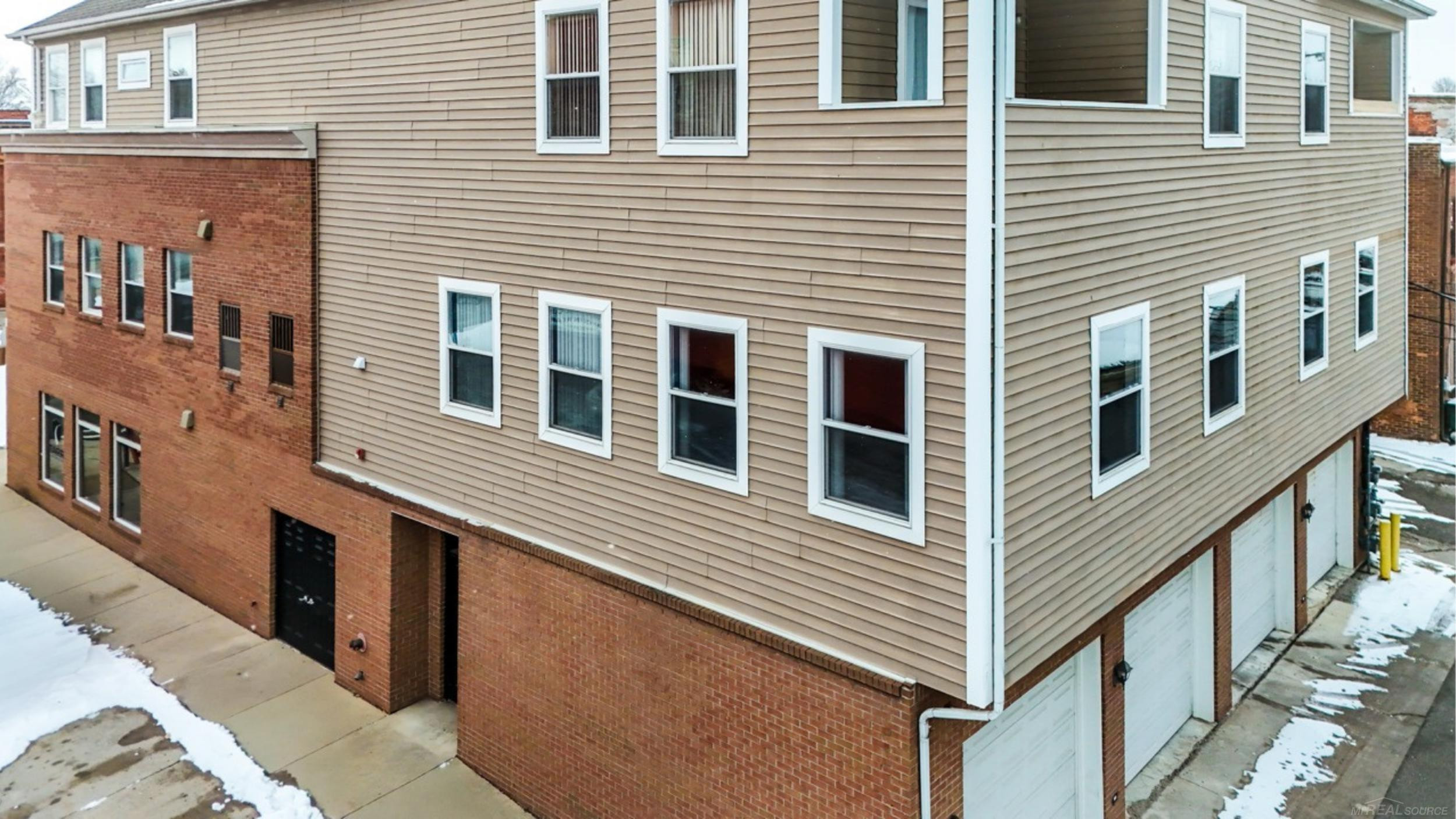 23091 E Main Street, MI — Photo 2