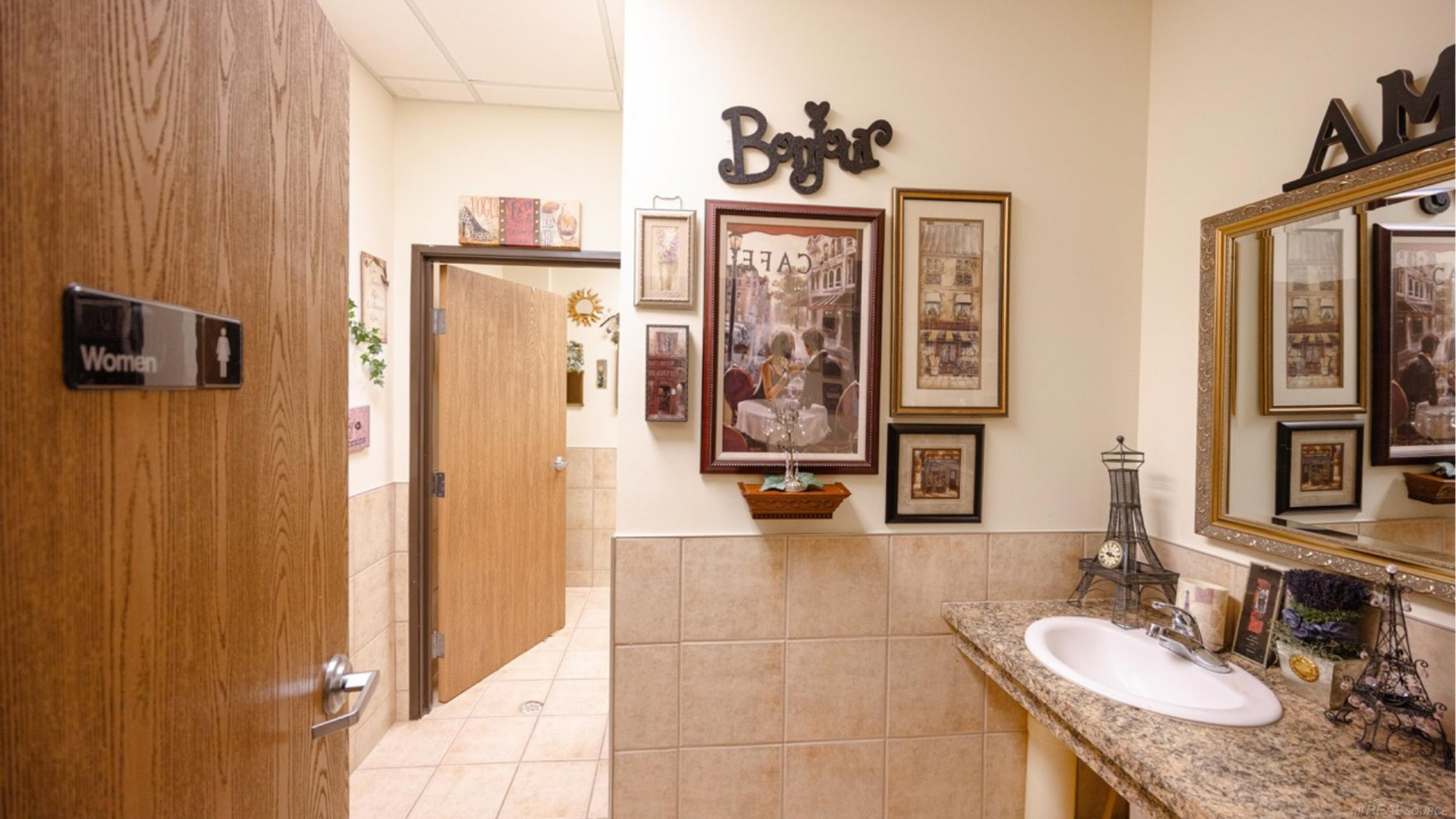 23089 E Main Street, MI — Photo 29