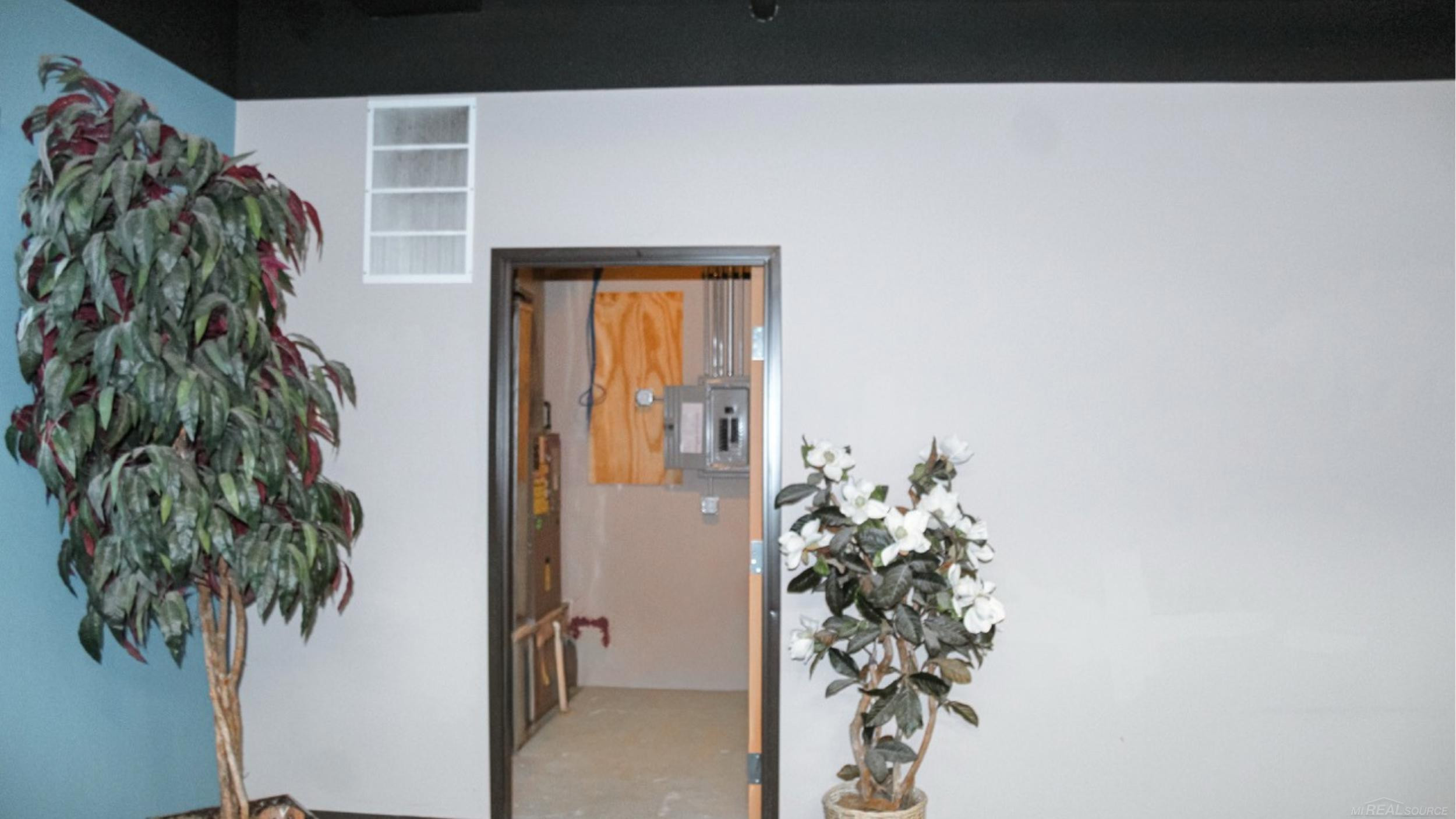 23091 E Main Street, MI — Photo 17