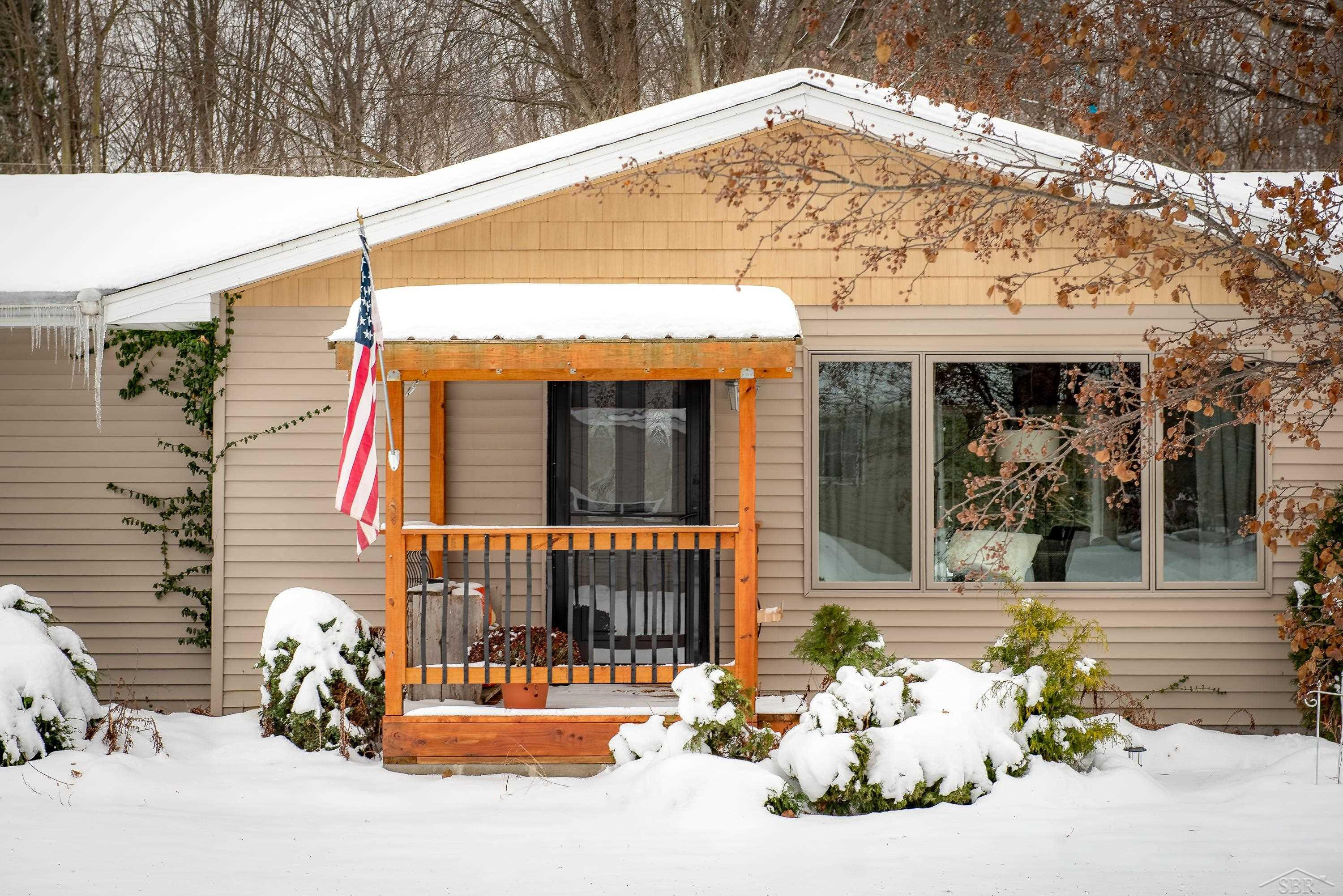 1037 W Marsh Court, Sanford, MI 48657 — Photo 2