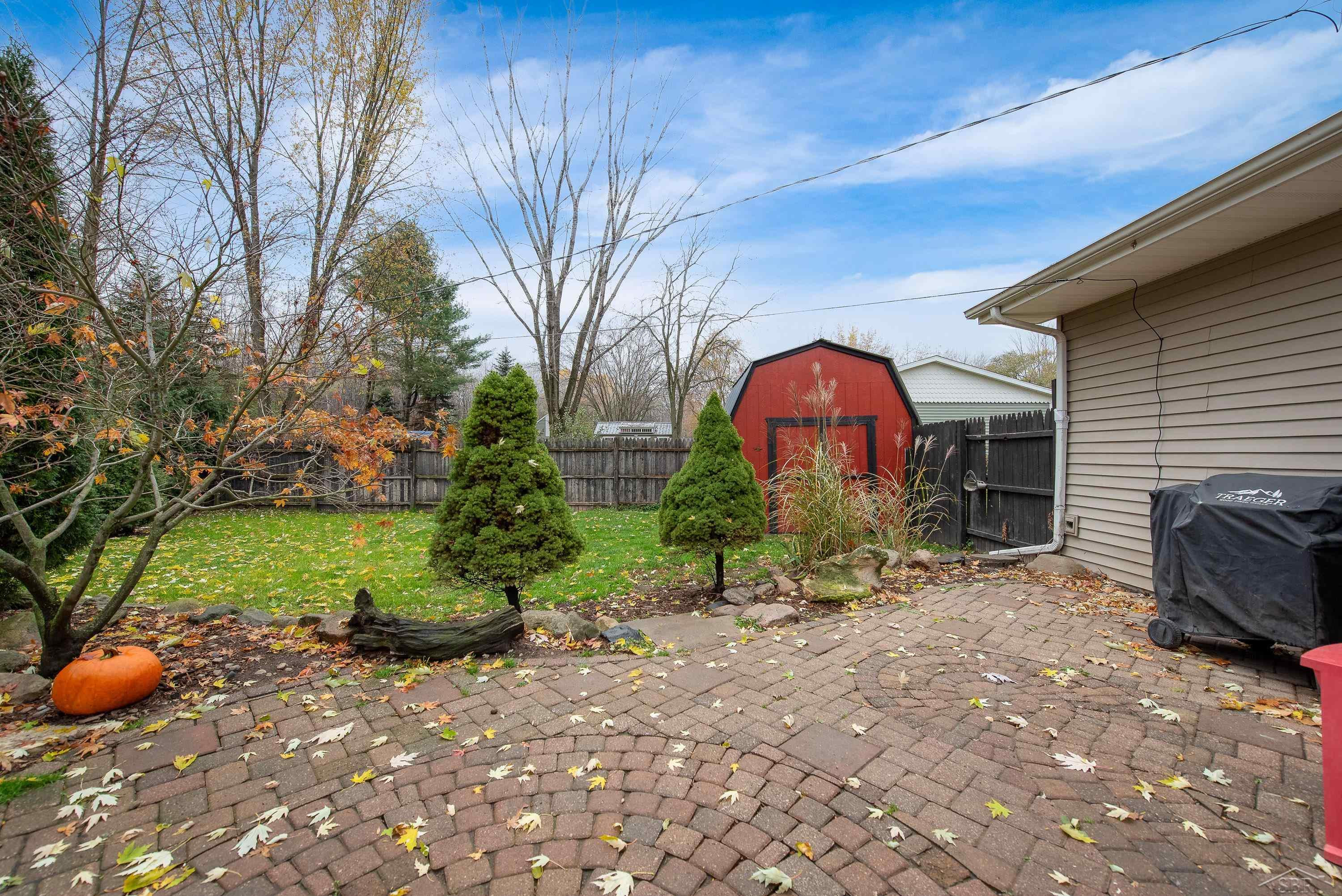 1037 W Marsh Court, Sanford, MI 48657 — Photo 32