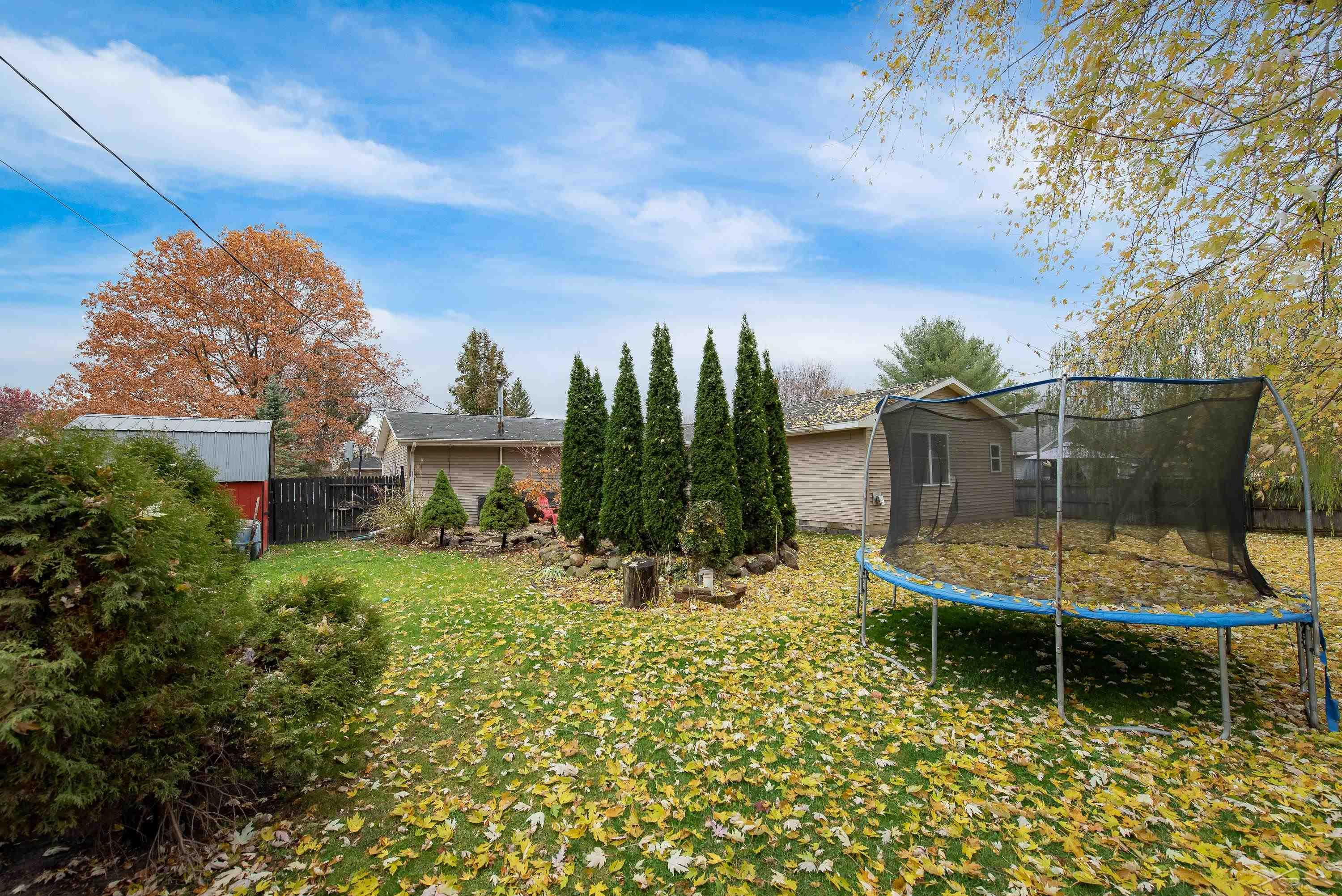 1037 W Marsh Court, Sanford, MI 48657 — Photo 38