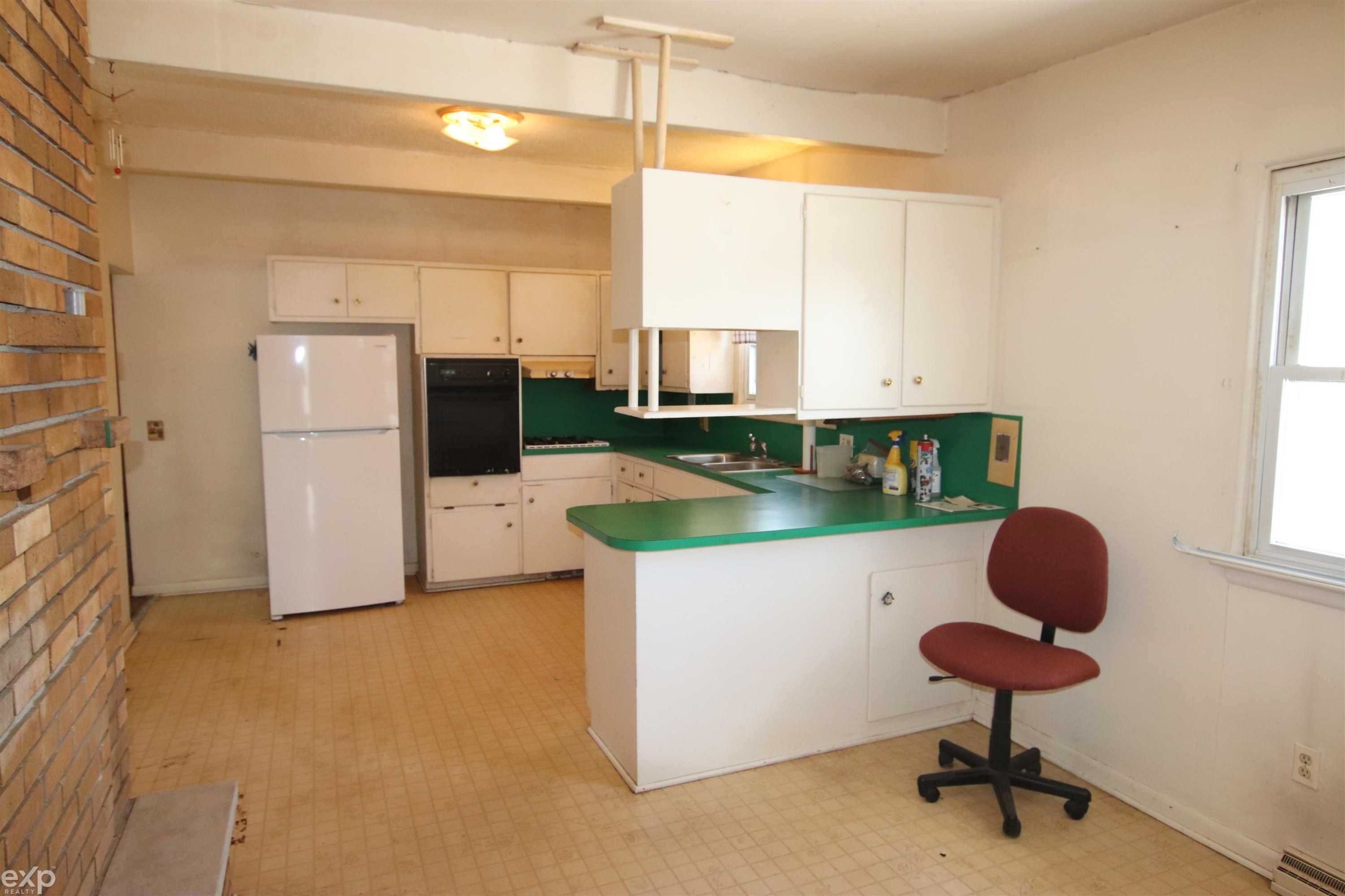 2940 Westland Drive, Port Huron, MI 48060 — Photo 4