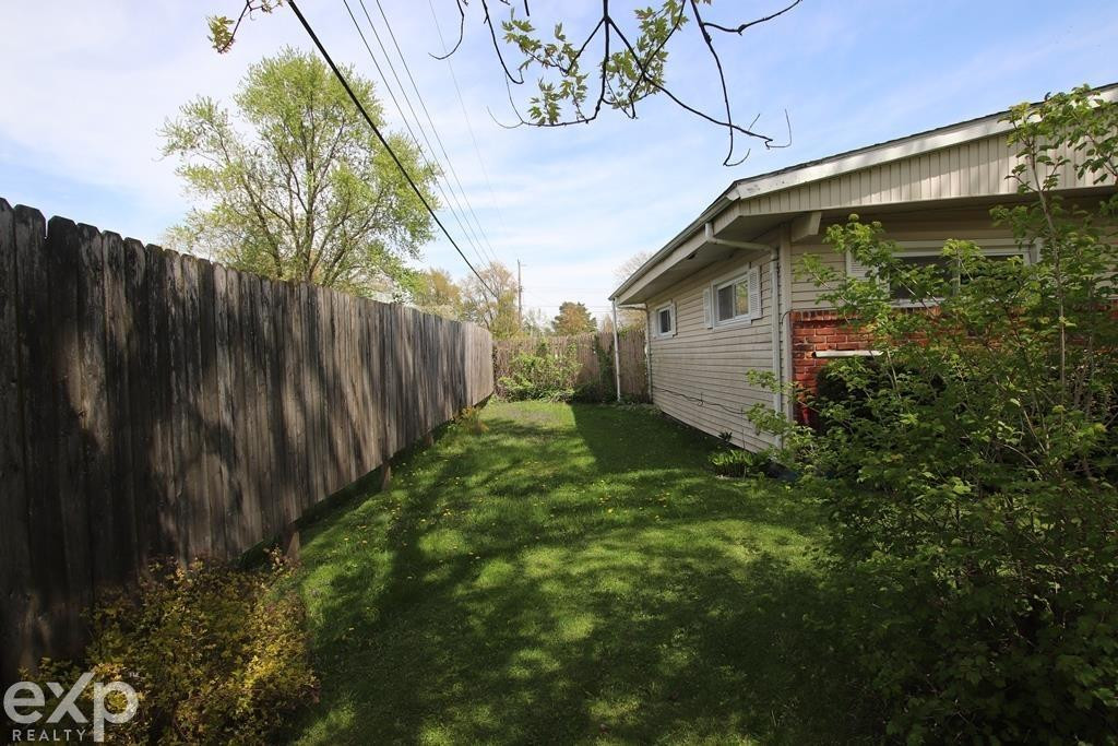 2940 Westland Drive, Port Huron, MI 48060 — Photo 15