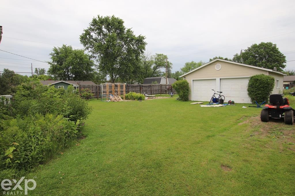 2940 Westland Drive, Port Huron, MI 48060 — Photo 18