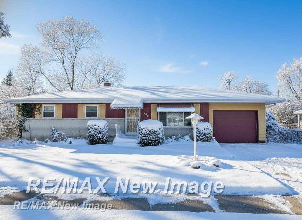 427 S 24th Street, Saginaw, MI 48601 — front exterior