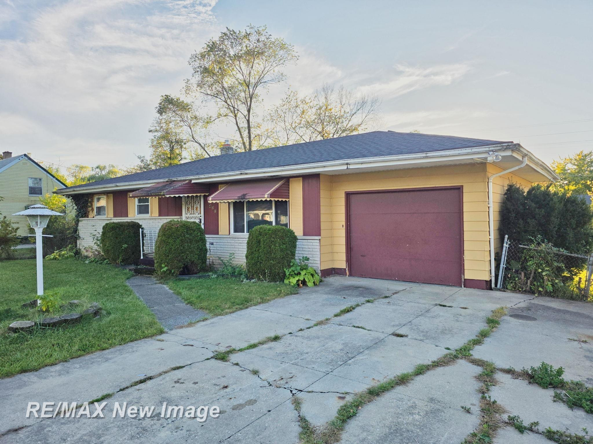 427 S 24th Street, Saginaw, MI 48601 — Photo 2