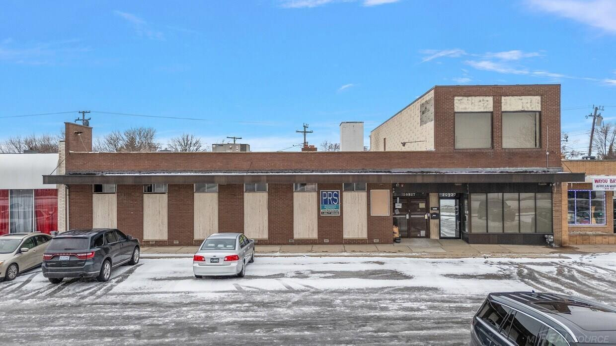 20927 Kelly Road, Eastpointe, MI 48021