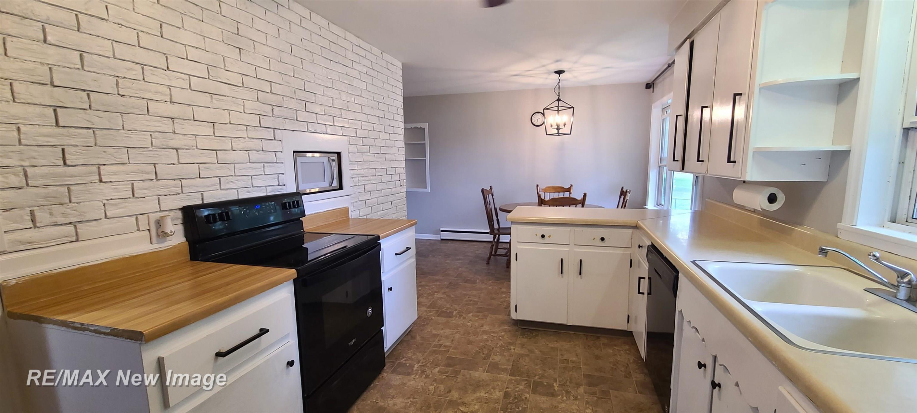 705 E Liberty Street, Chesaning, MI 48616 — Photo 8