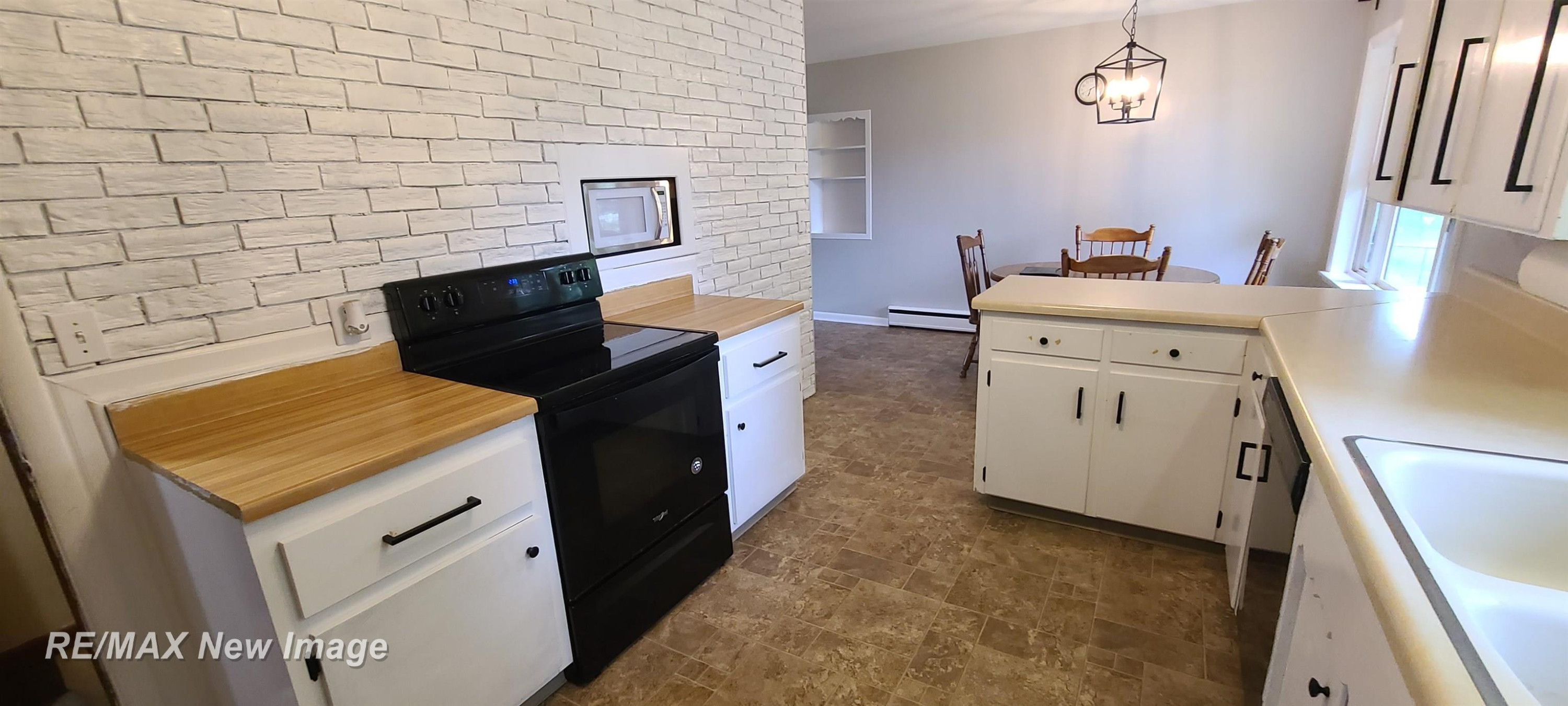 705 E Liberty Street, Chesaning, MI 48616 — Photo 12
