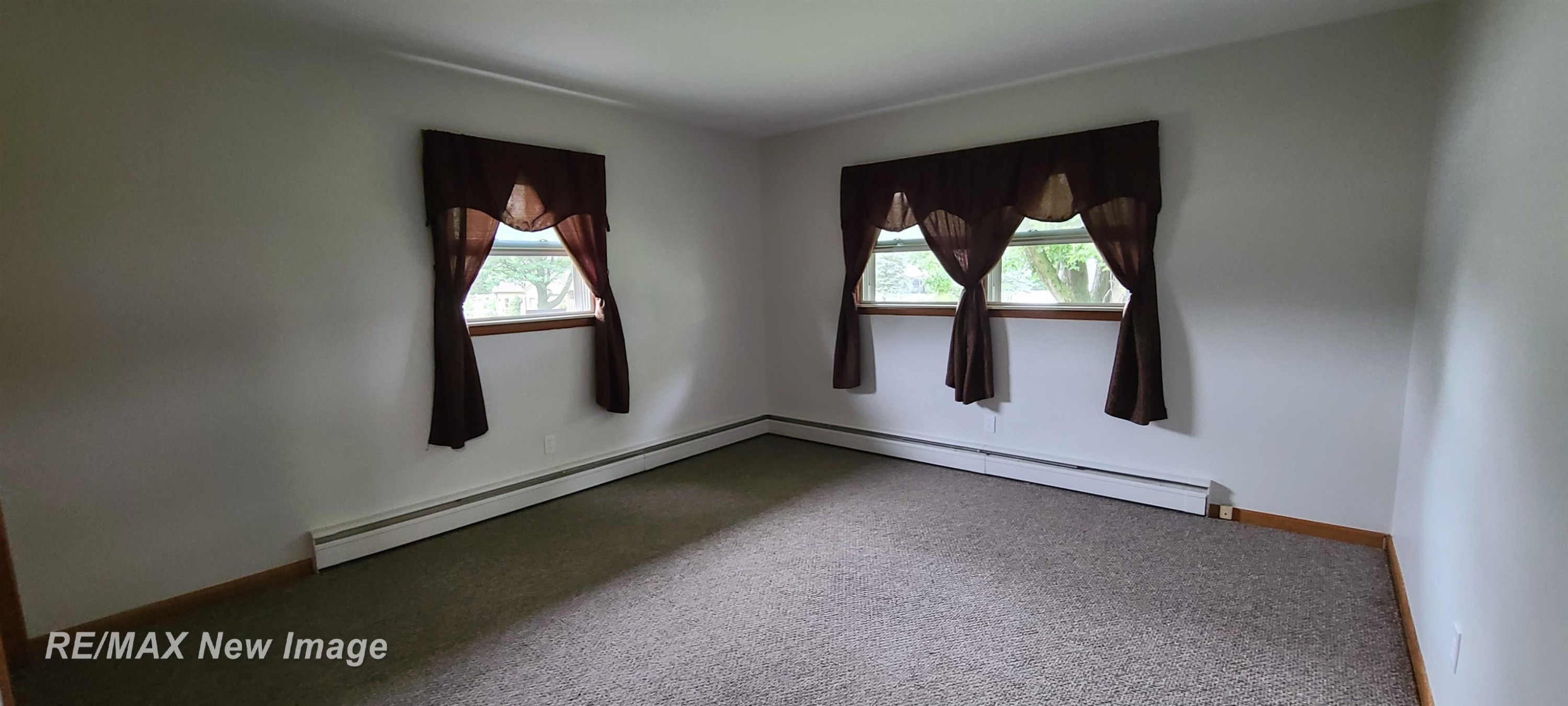 705 E Liberty Street, Chesaning, MI 48616 — Photo 14
