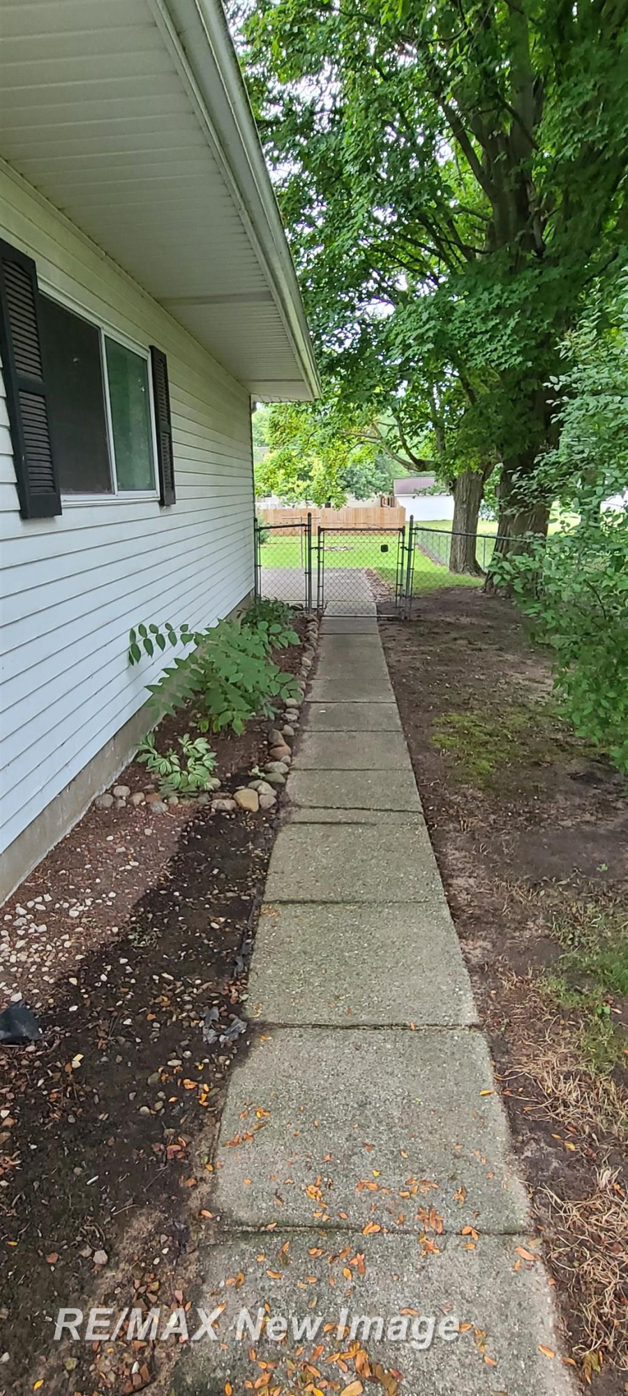 705 E Liberty Street, Chesaning, MI 48616 — Photo 29