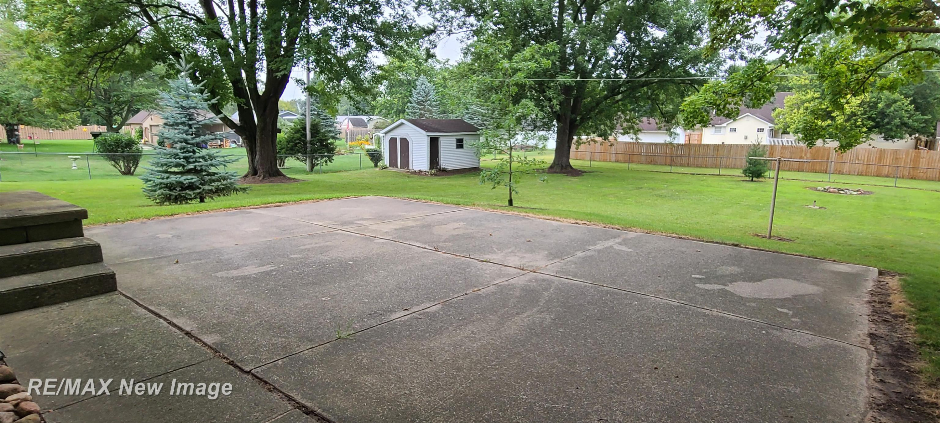 705 E Liberty Street, Chesaning, MI 48616 — Photo 30