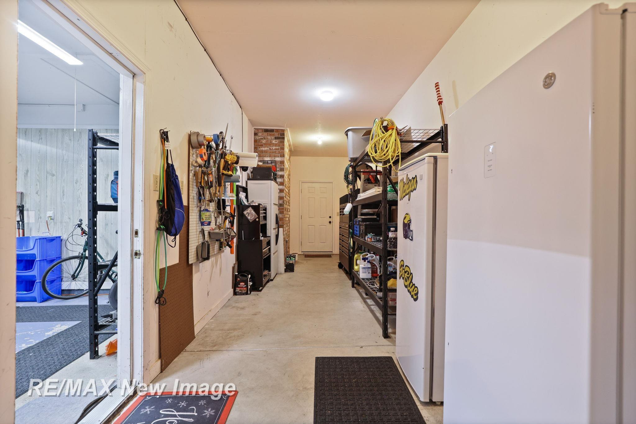 8889 Crooked Creek Drive, Saginaw, MI 48609 — Photo 51