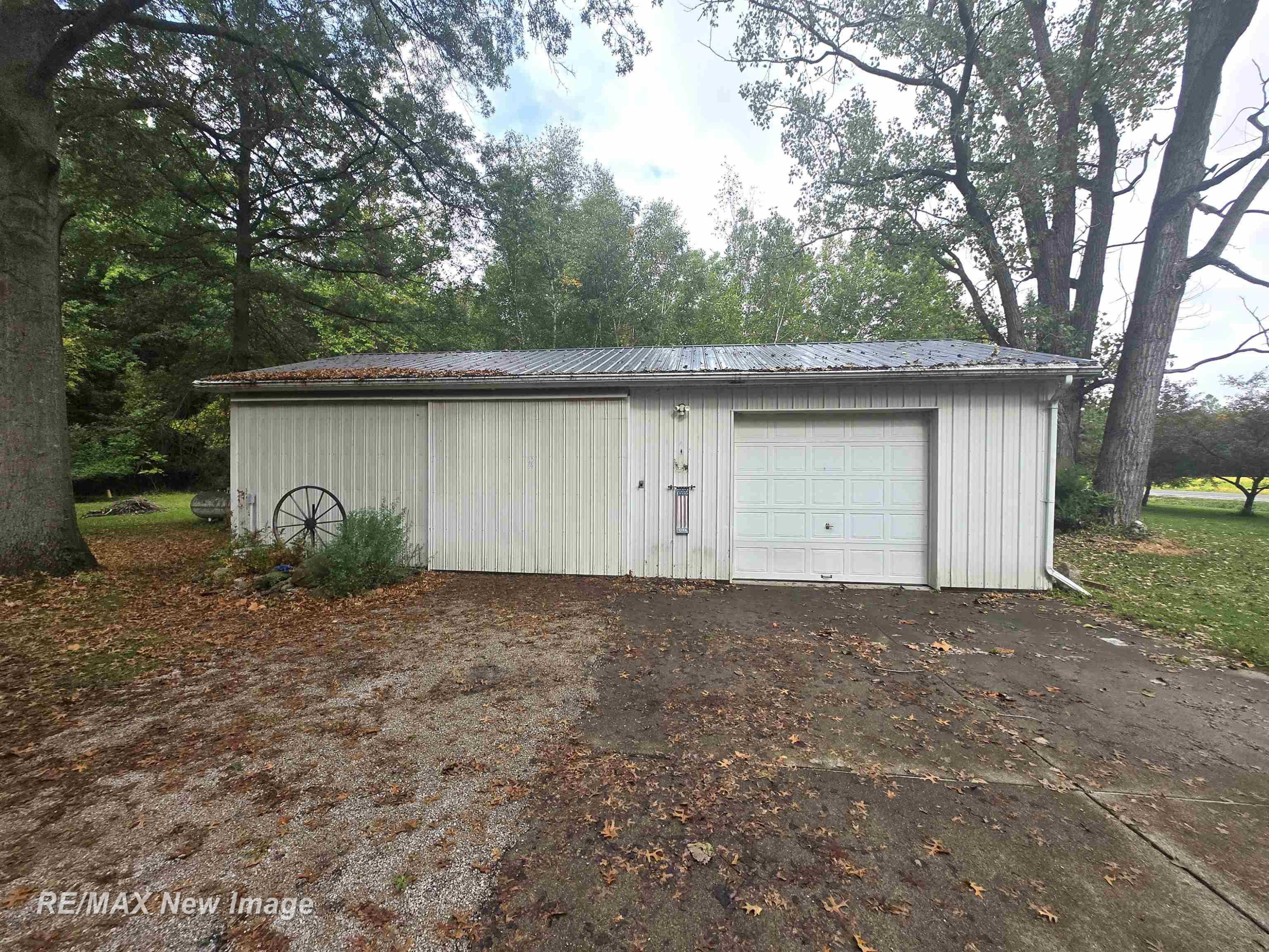 8700 S Hemlock Road, Saint Charles, MI 48655 — Photo 23