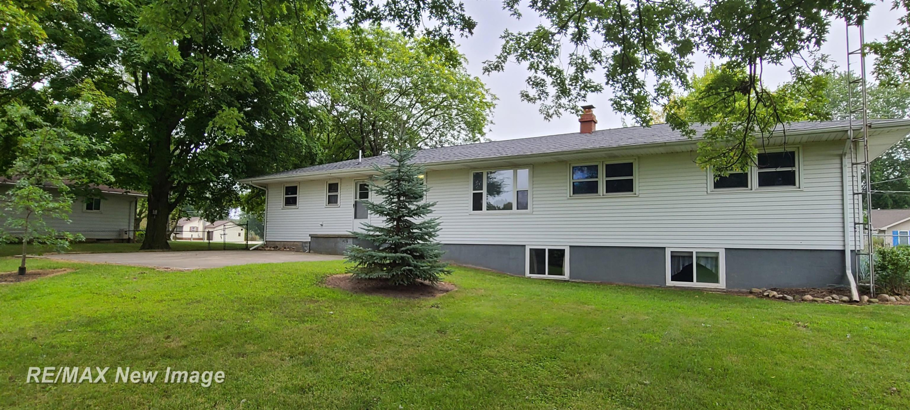 705 E Liberty Street, Chesaning, MI 48616 — Photo 34