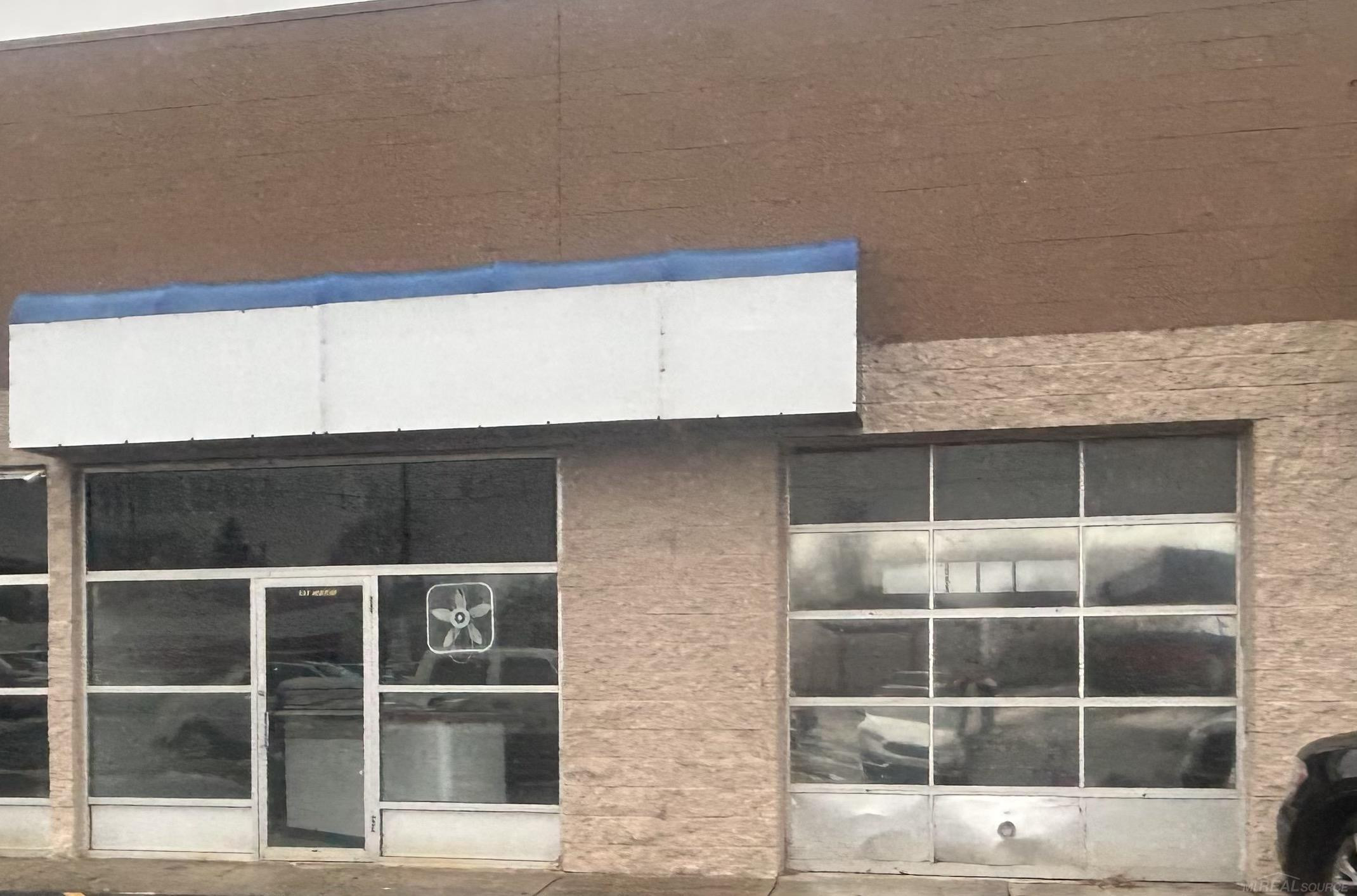 161 N Groesbeck Highway, Macomb, MI 48043