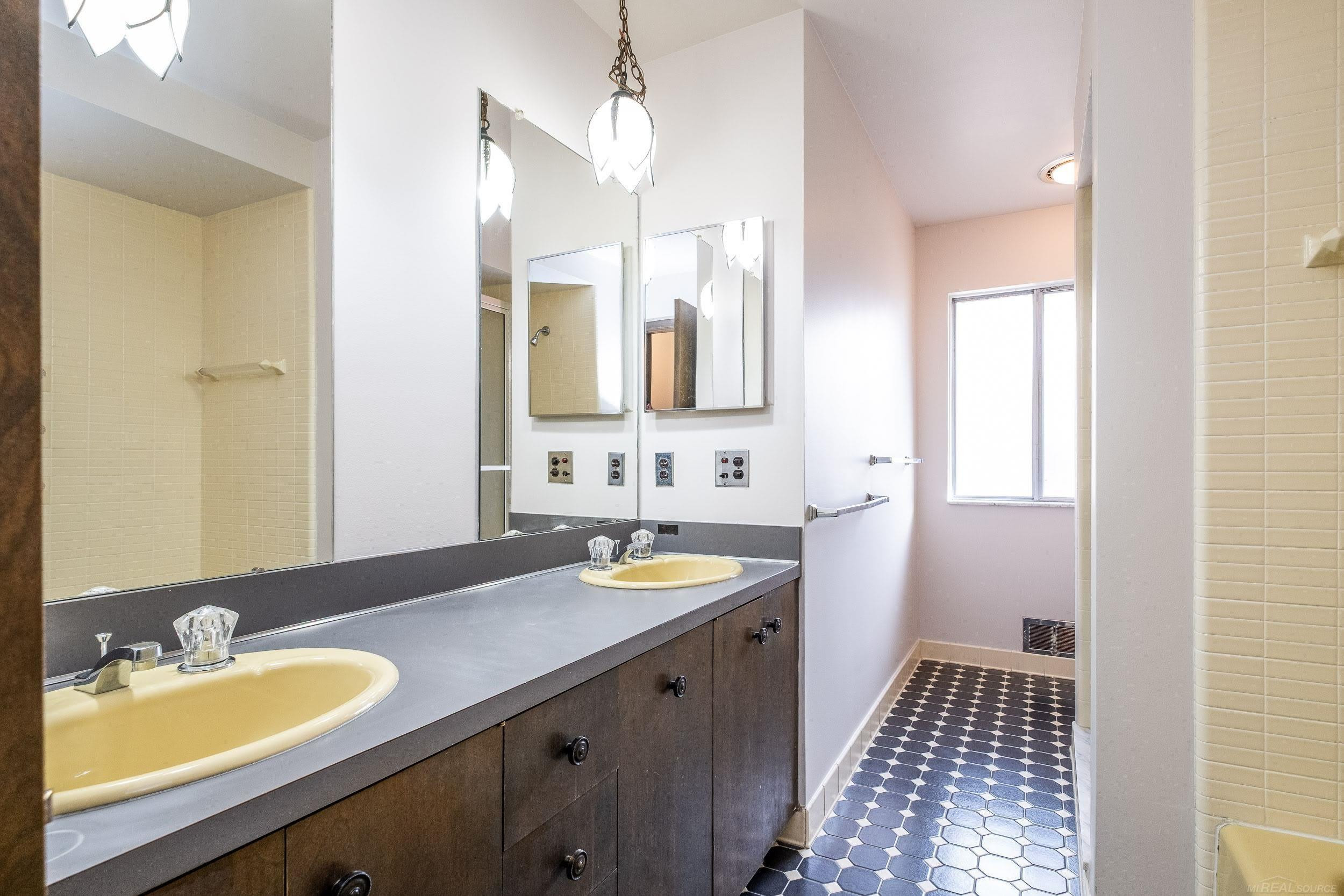 21860 Normandale Street, Beverly Hills, MI 48025 — Photo 32